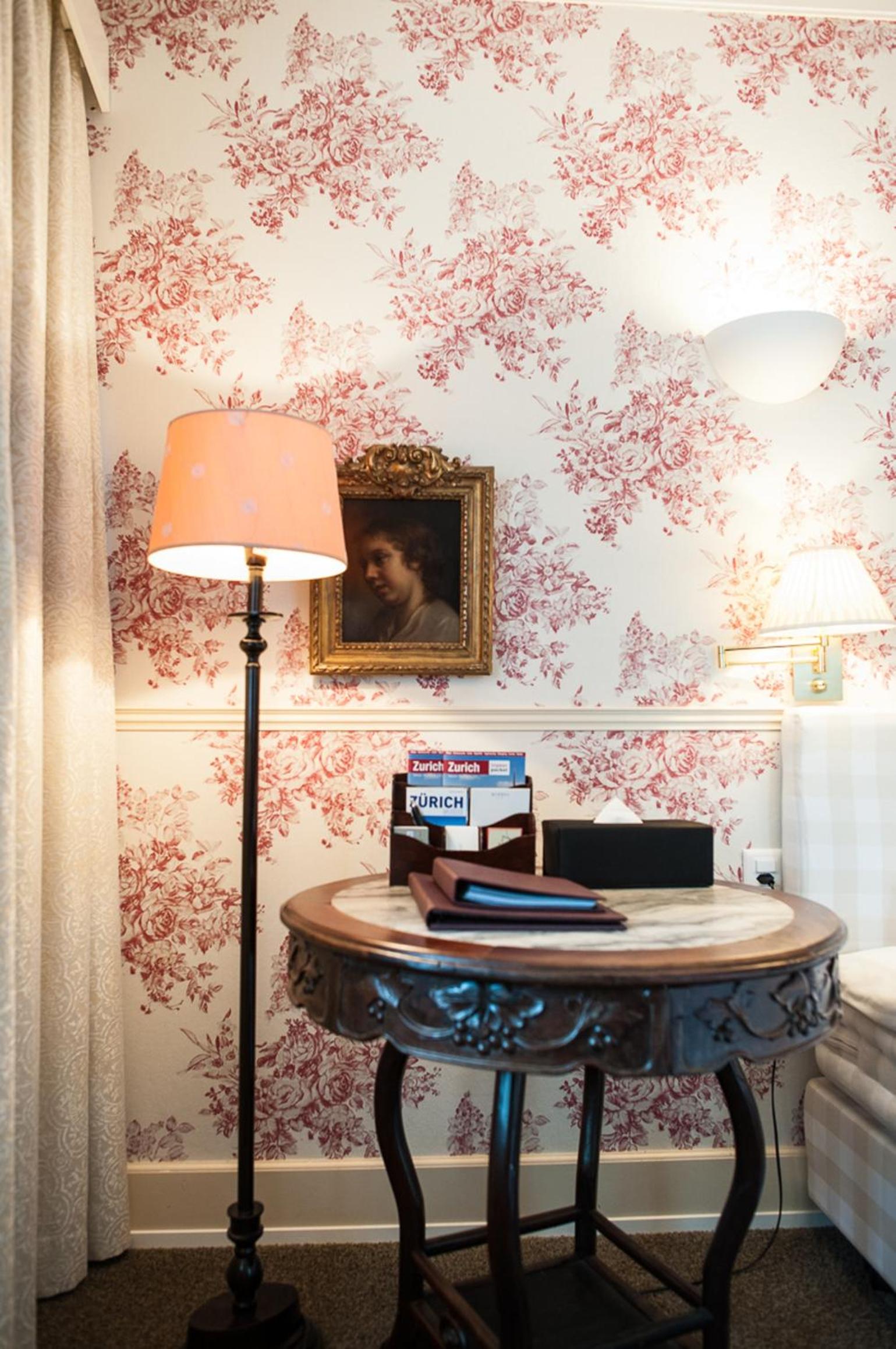 Superior Corner Room
