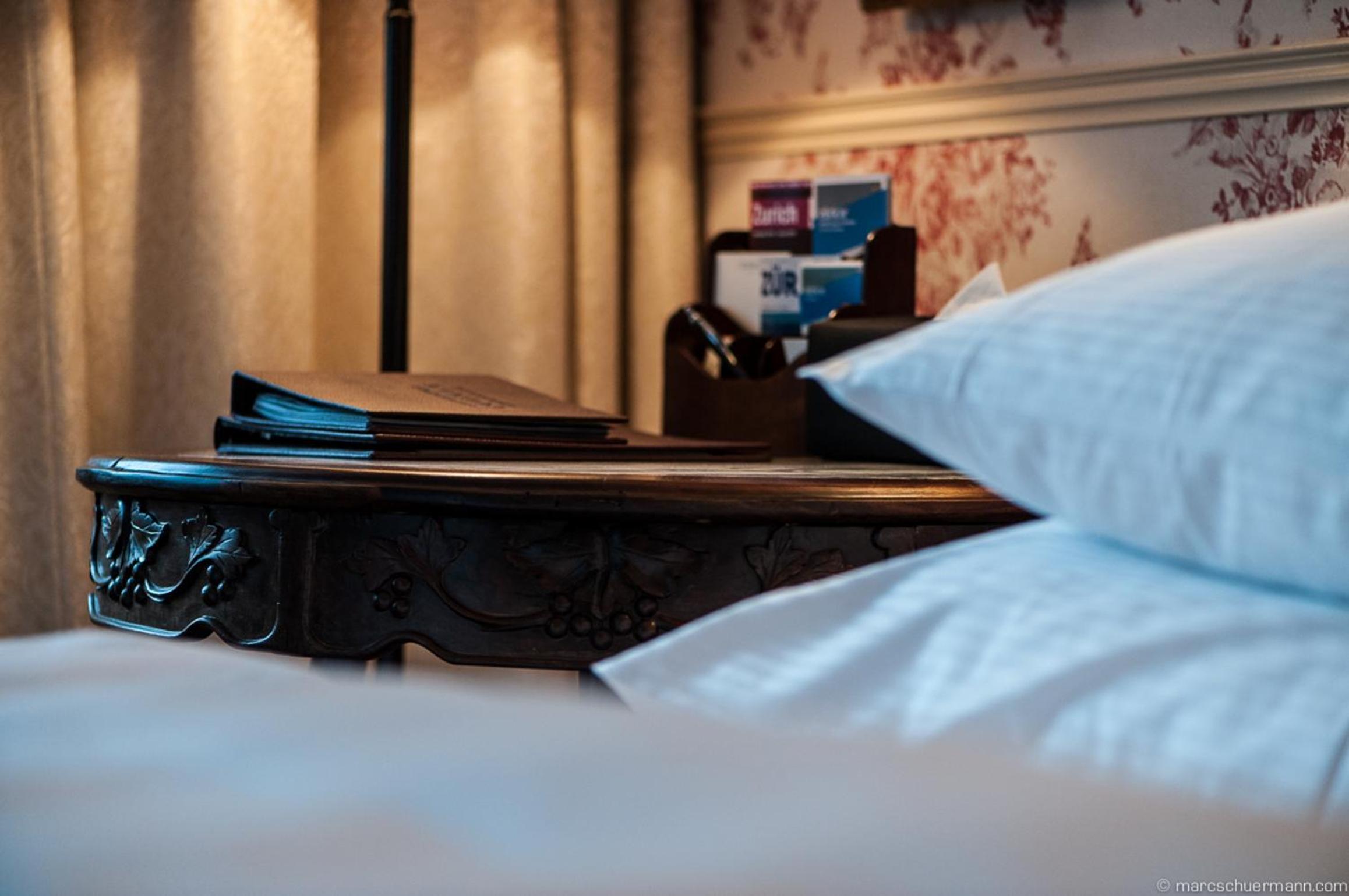 Superior Corner Room thumbnail 6
