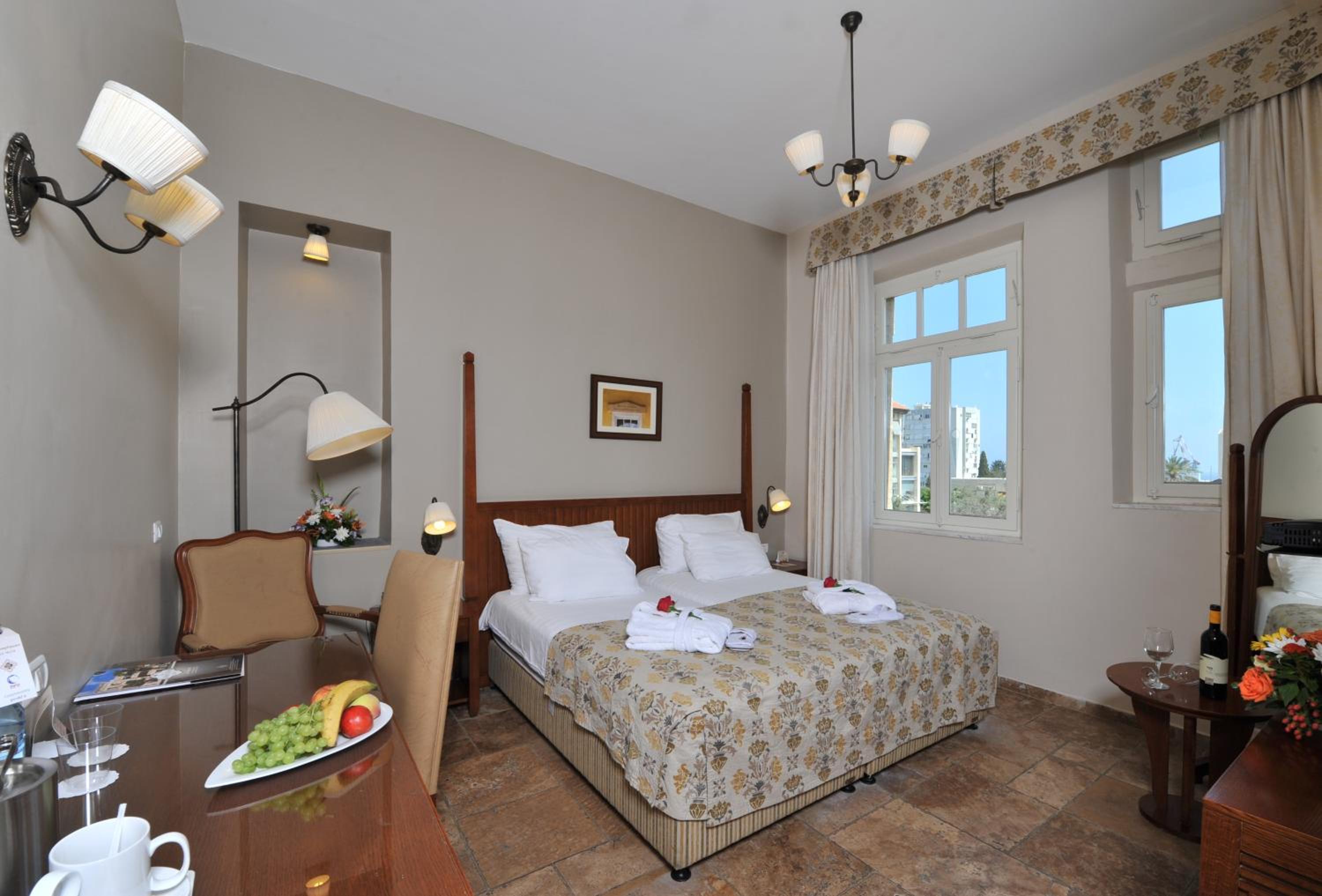 Standard Double or Twin Room - Photo 7