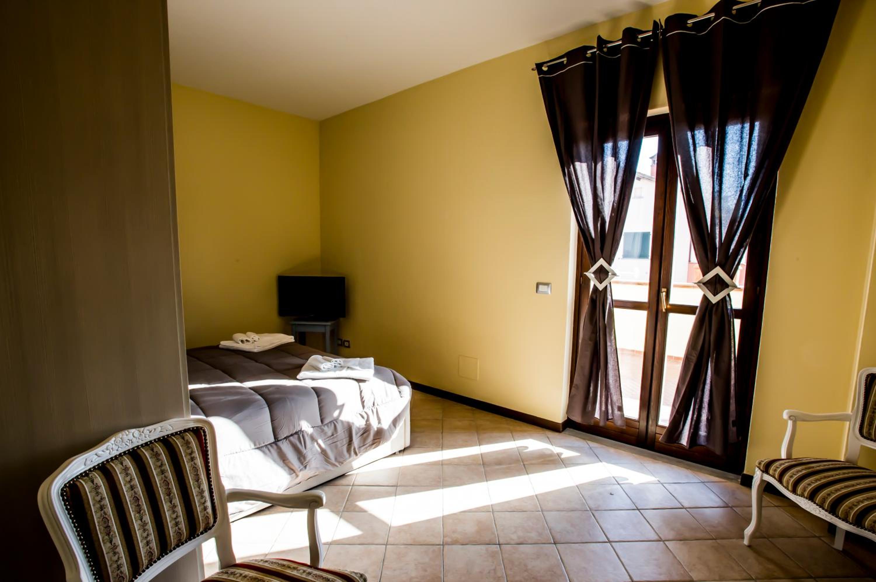 Three-Bedroom House - Photo 23