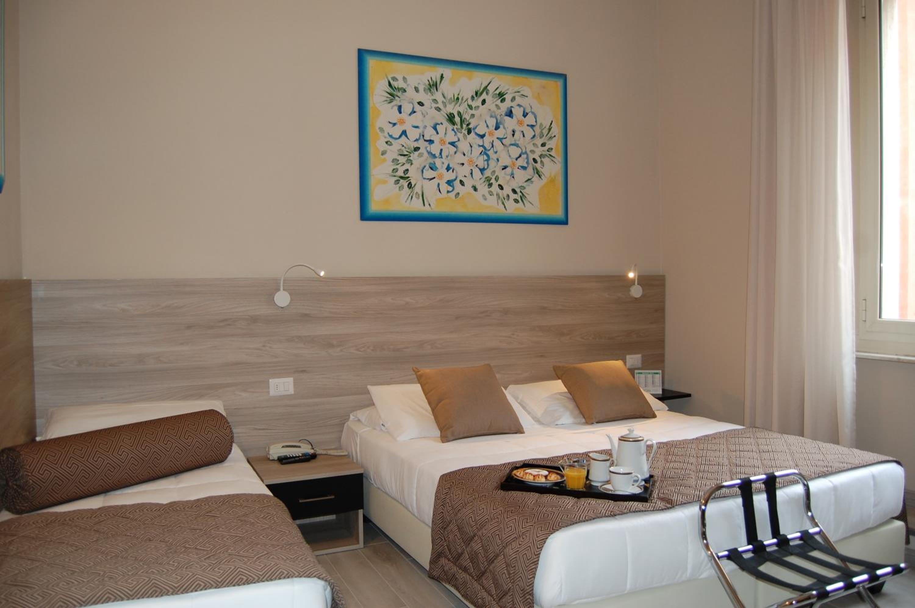 Double Room with Extra Bed photo 1
