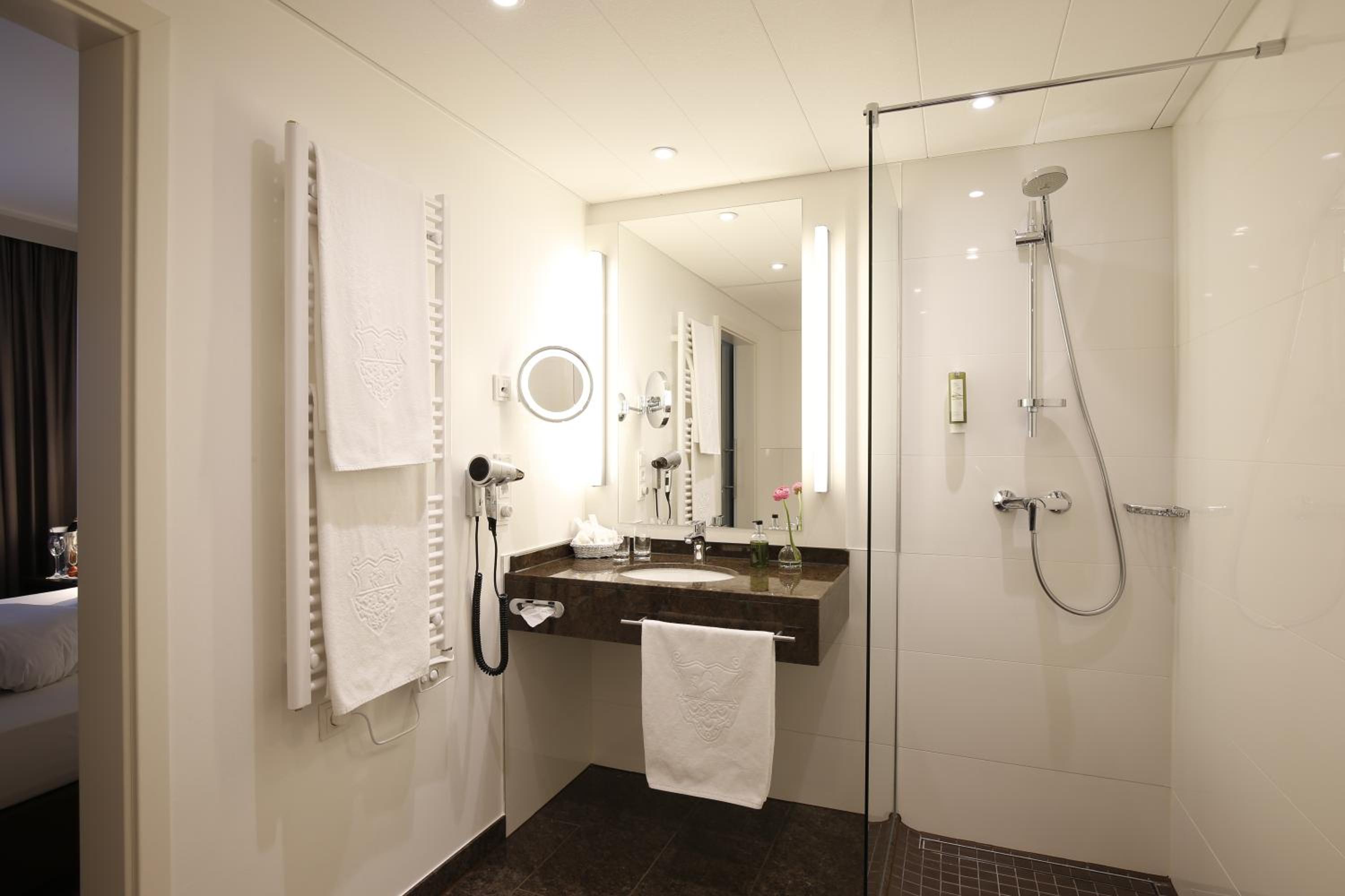 Junior Suite with Garden View photo 3