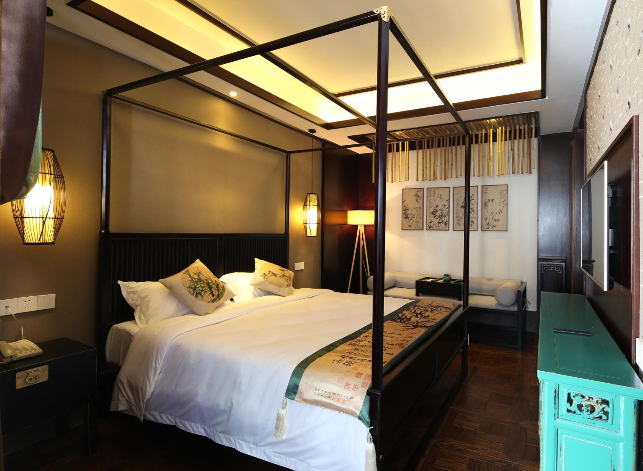 Double Room With Patio photo 3