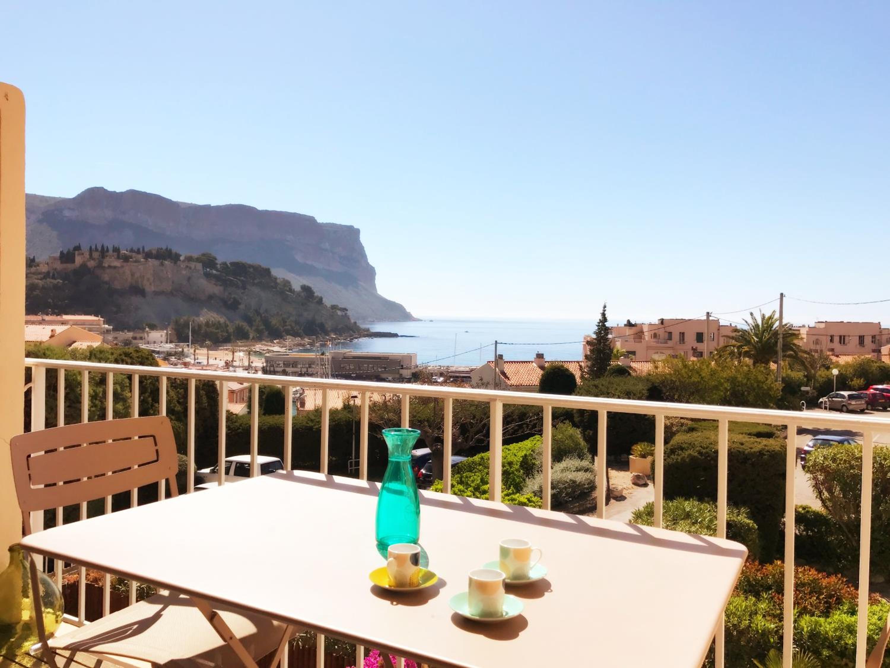 Apartment with Sea View photo 2