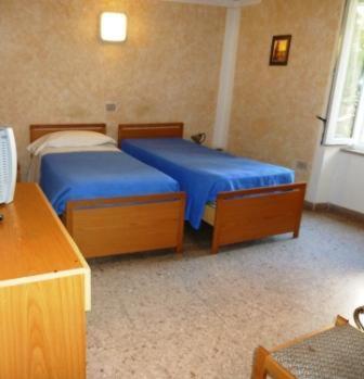 Double or Twin Room - Photo 8