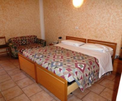Double or Twin Room - Photo 3