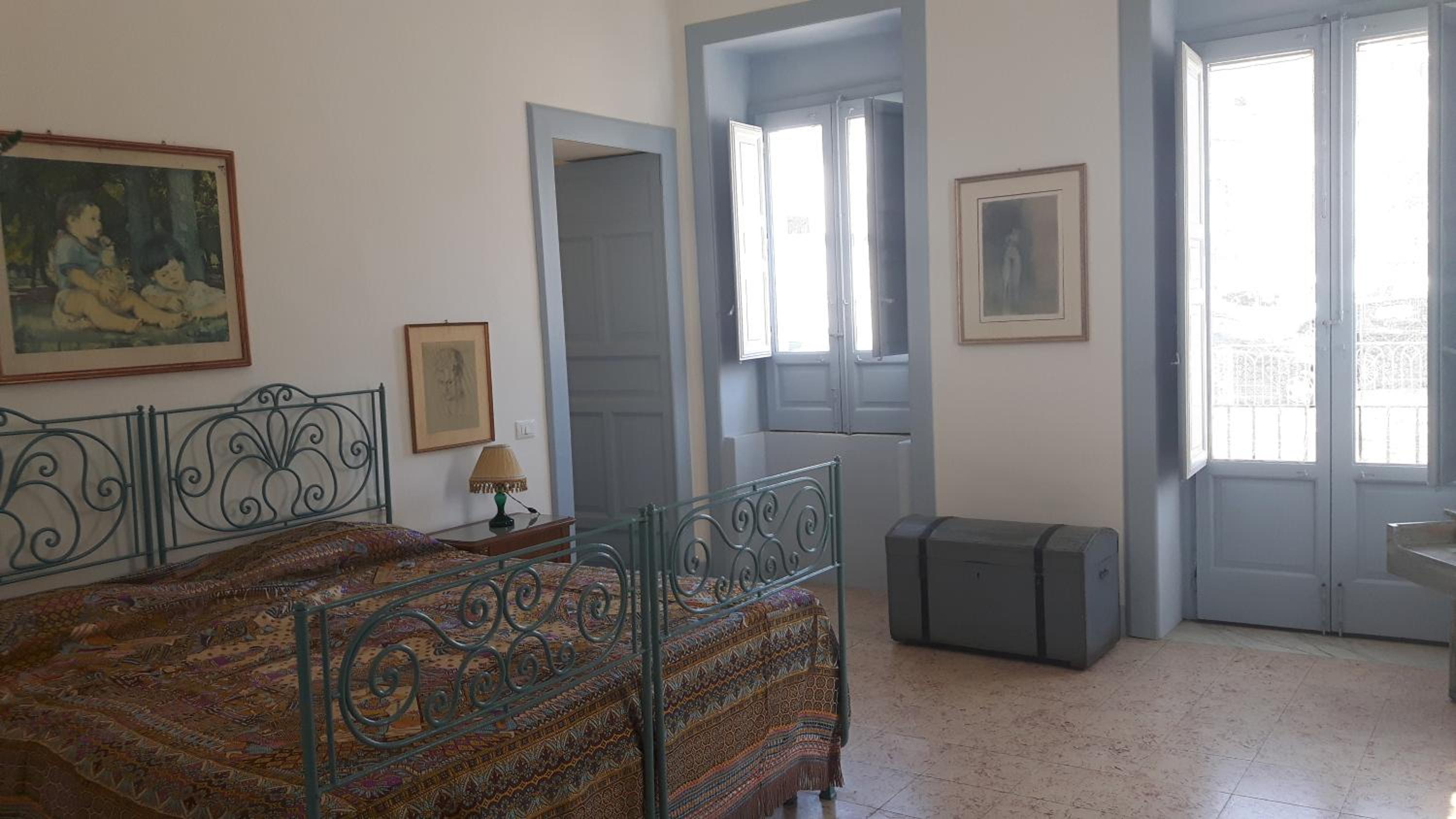 Double or Twin Room with Private Bathroom - Photo 4
