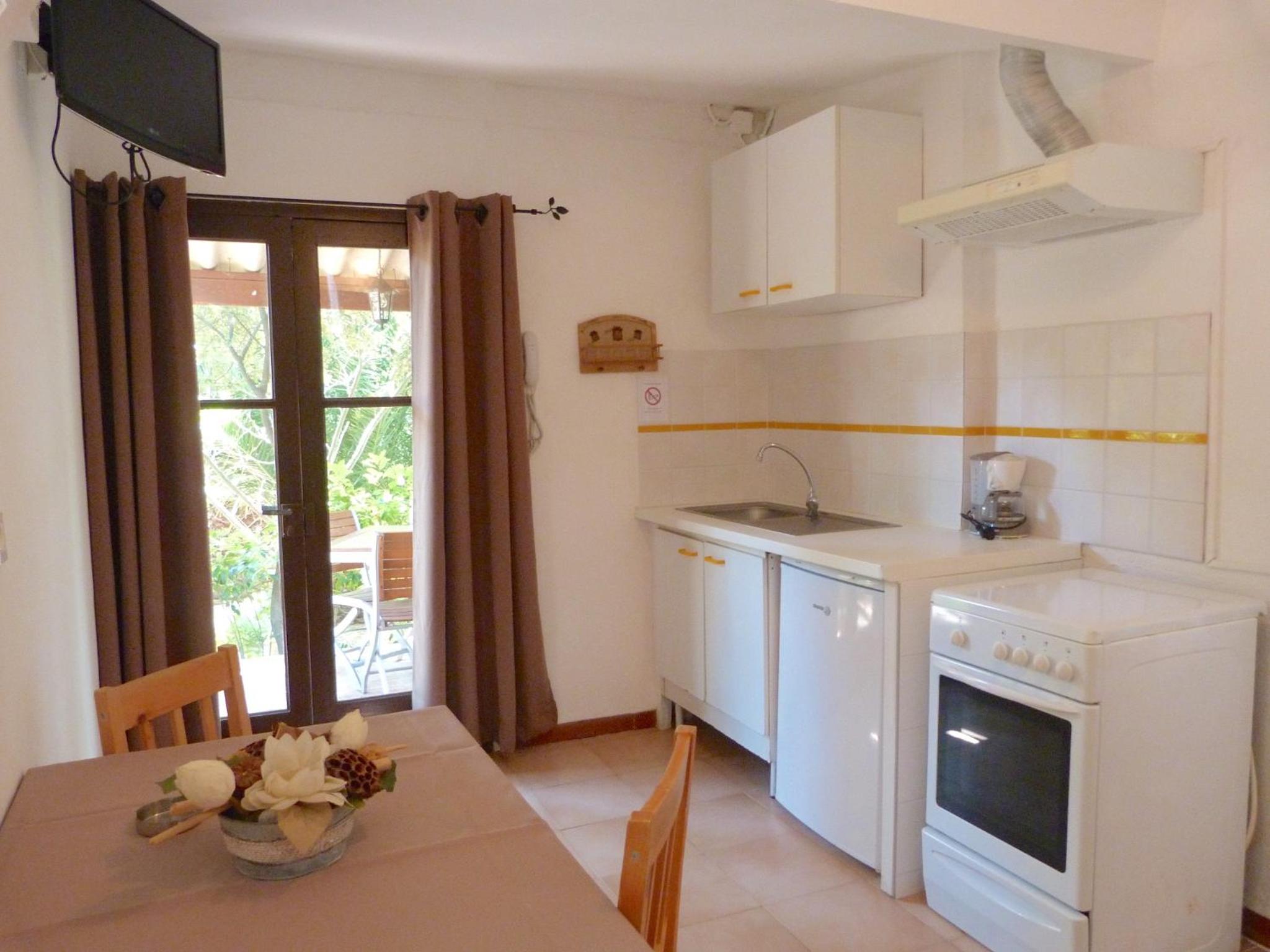 Bungalow with Garden View photo 3