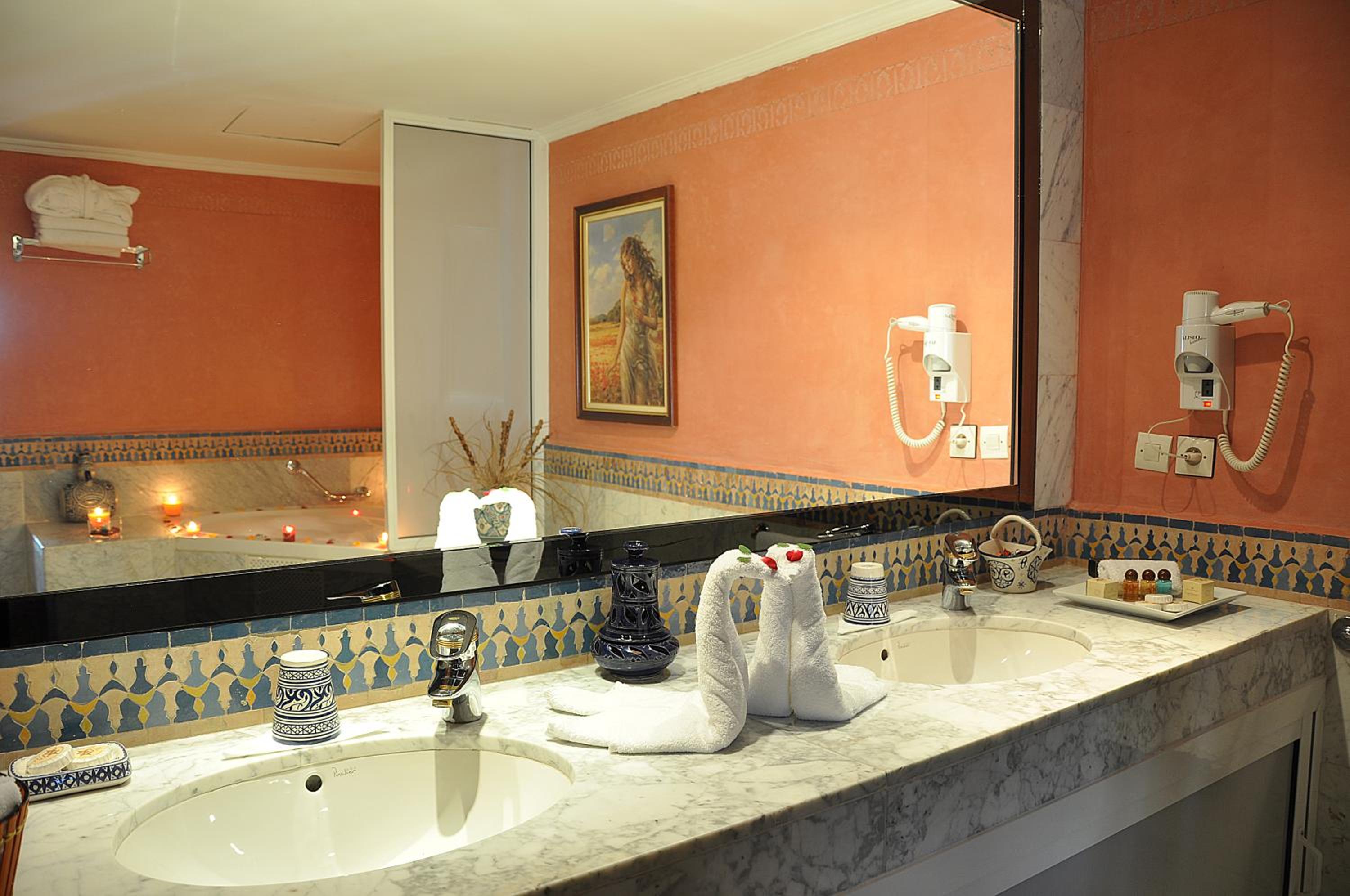 Deluxe Double or Twin Room - Photo 5