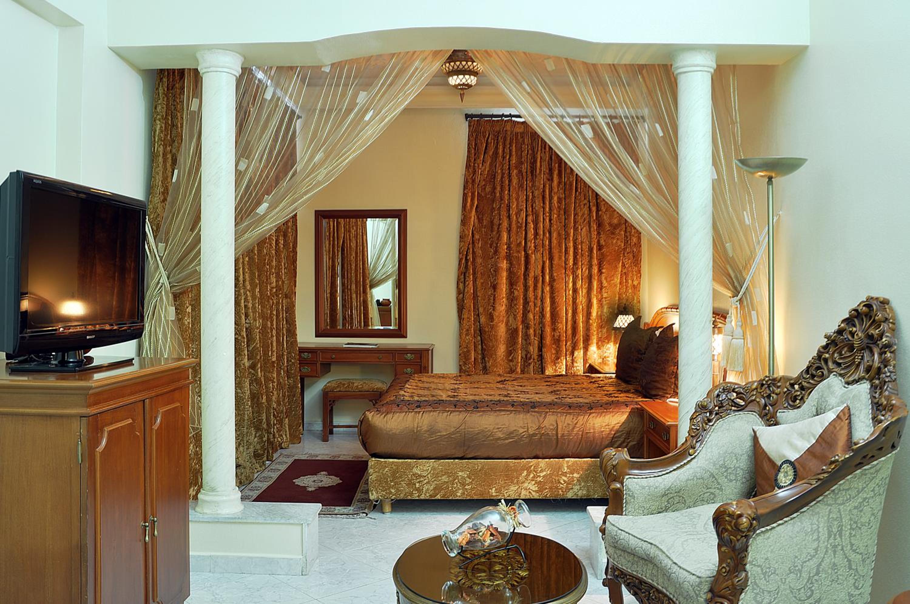 Deluxe Double or Twin Room - Photo 9