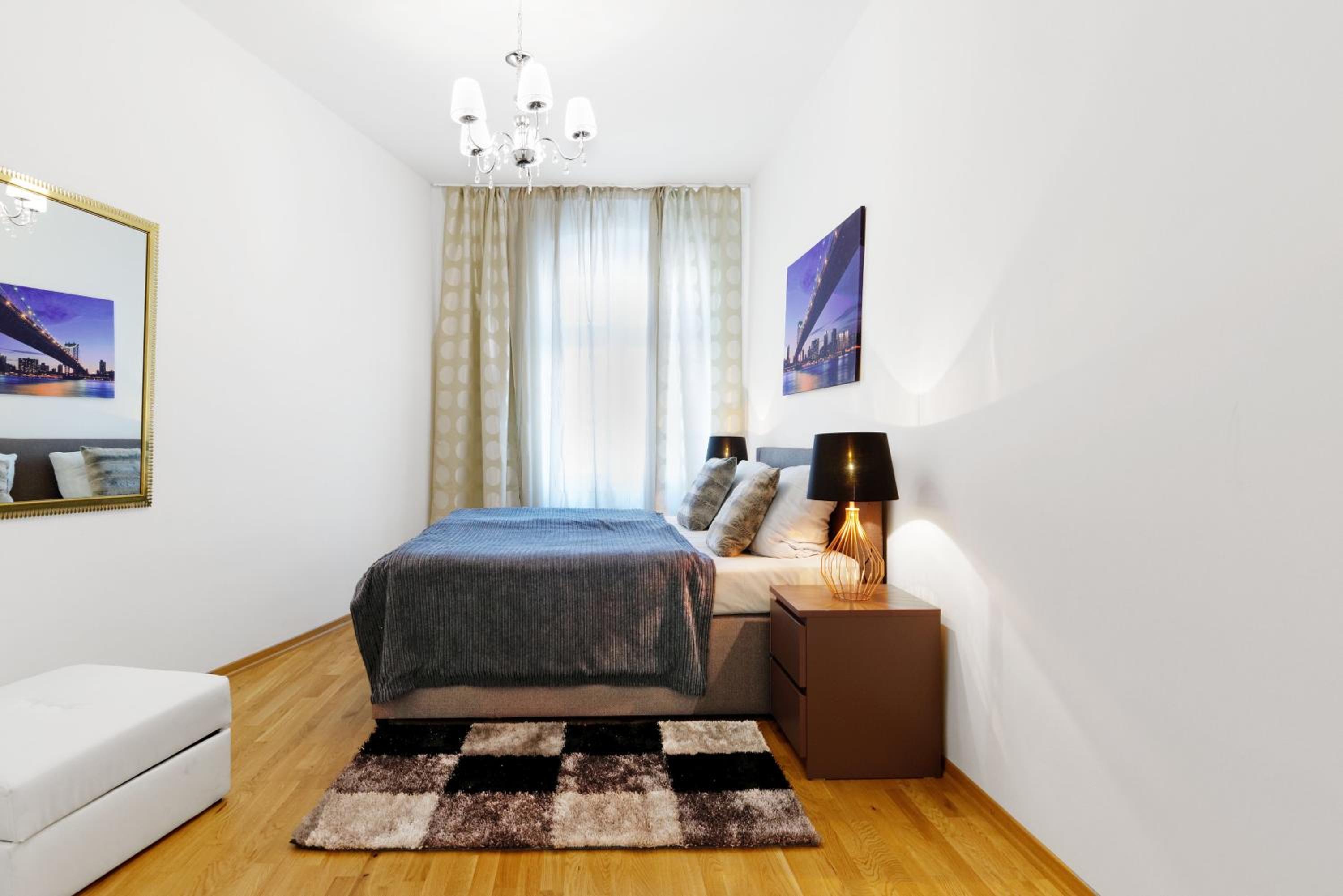 Deluxe Apartment photo 2