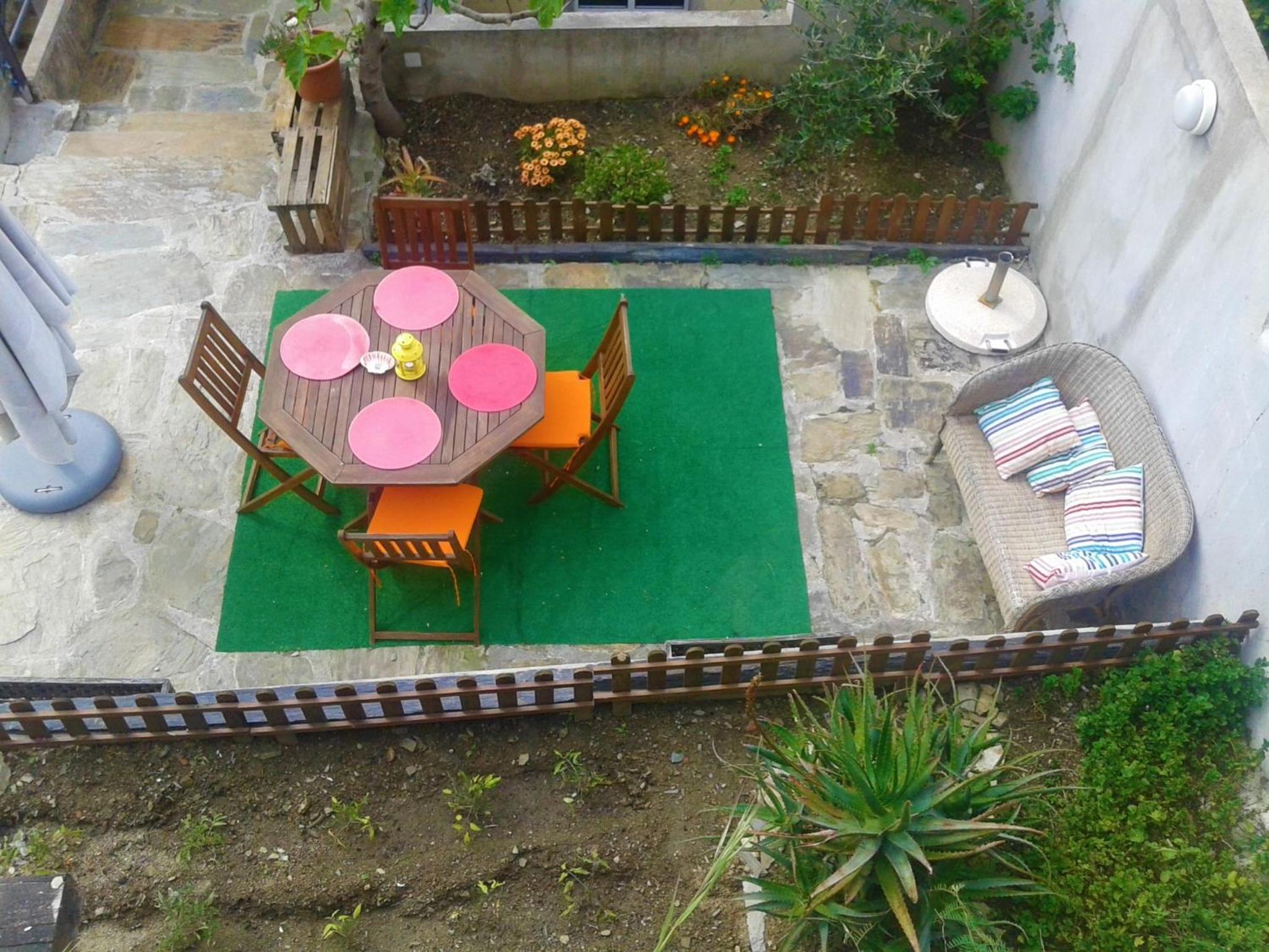 Two-Bedroom House with Balcony photo 2