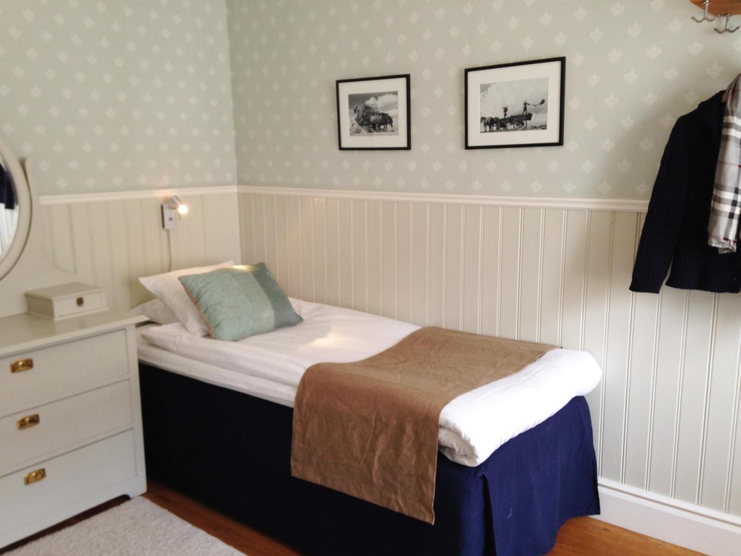 Standard Family Room - Photo 9