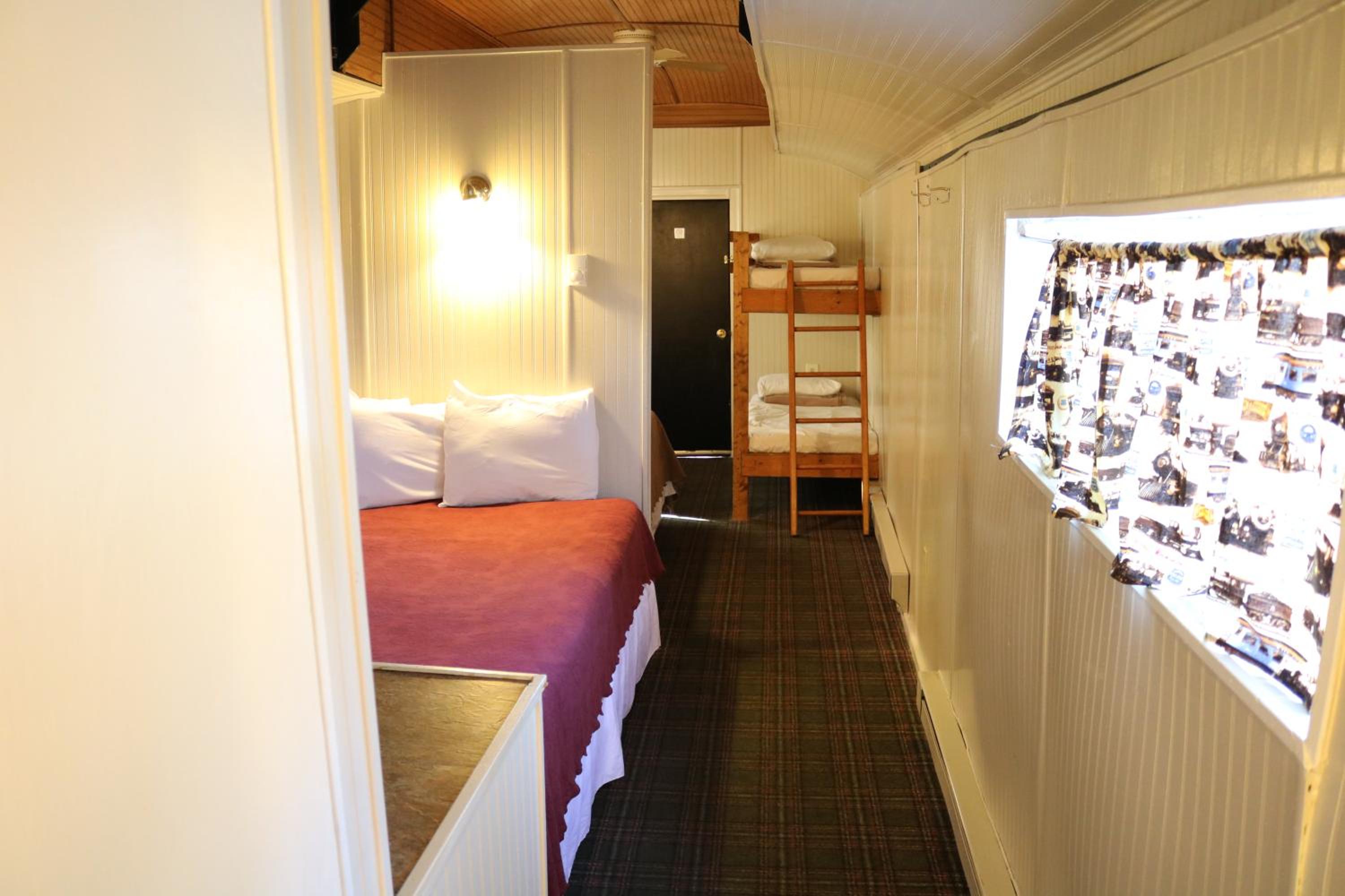 Baggage Car - Photo 1