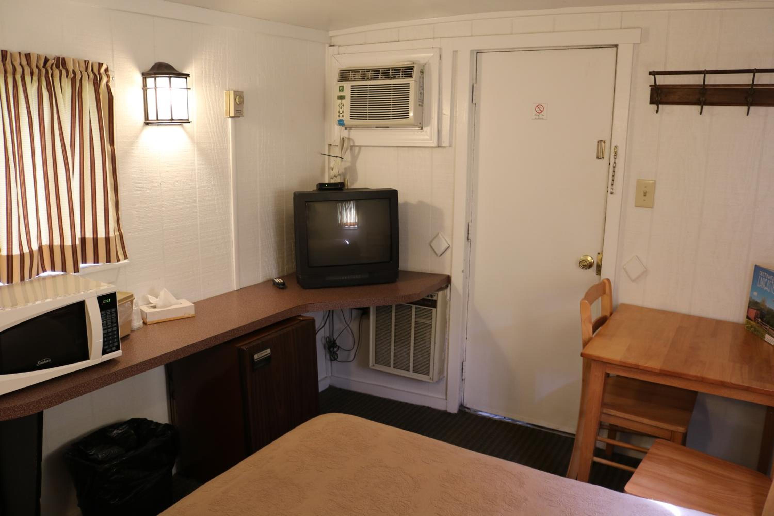Couples Caboose - Photo 3