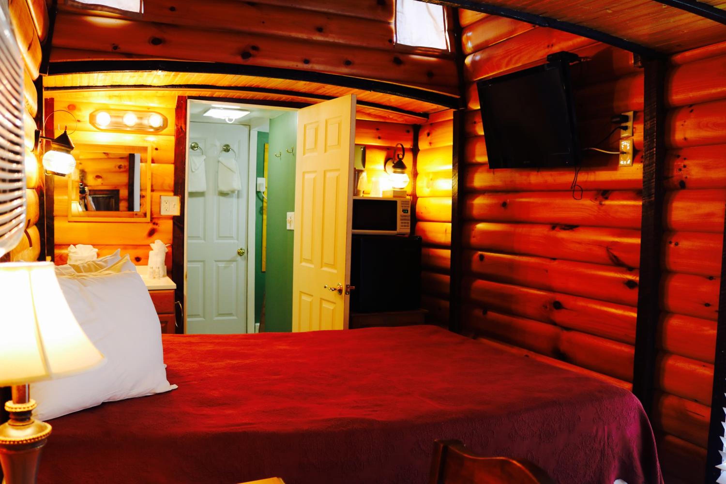 Queen Caboose - Photo 1