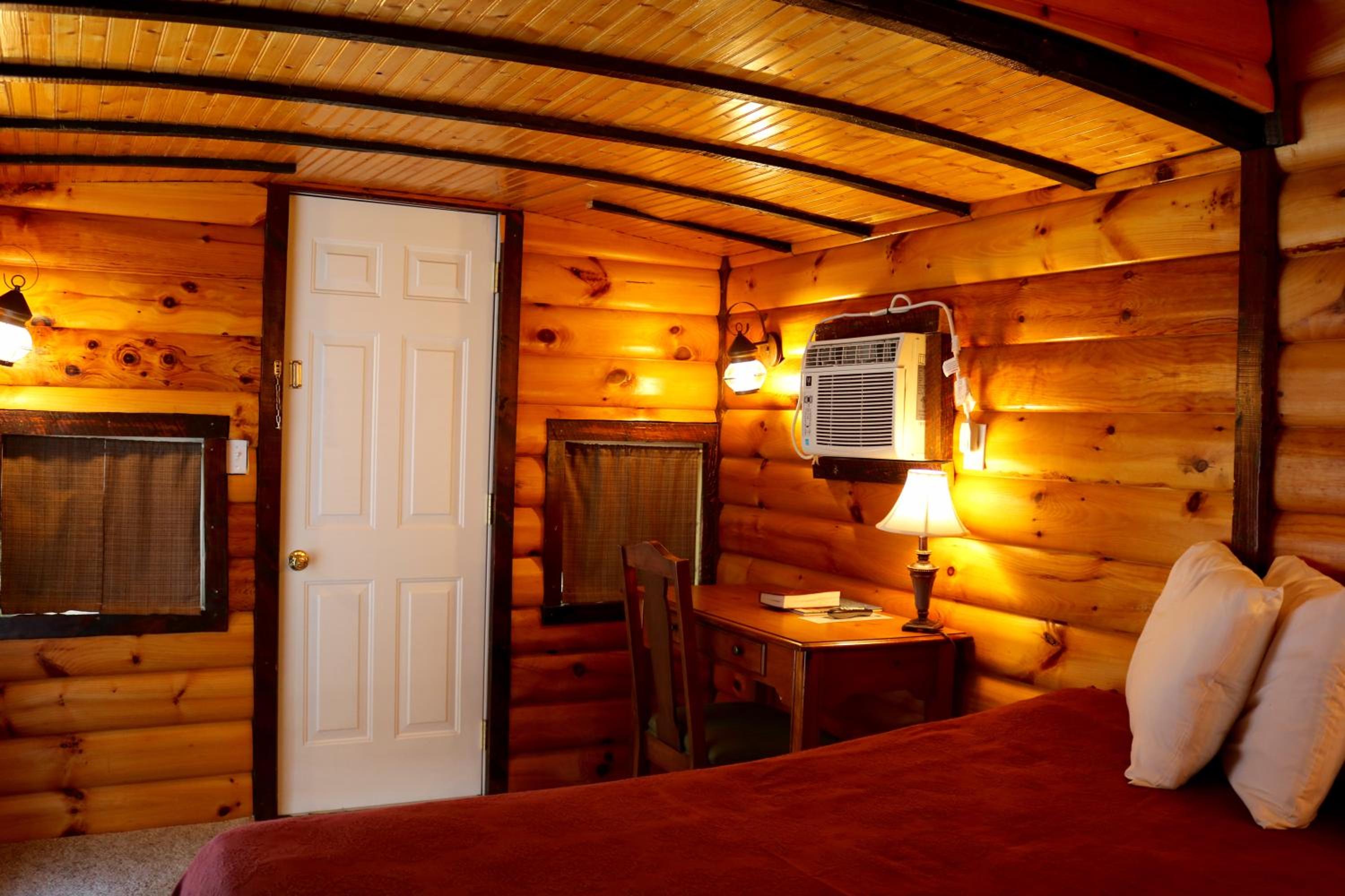 Queen Caboose - Photo 3