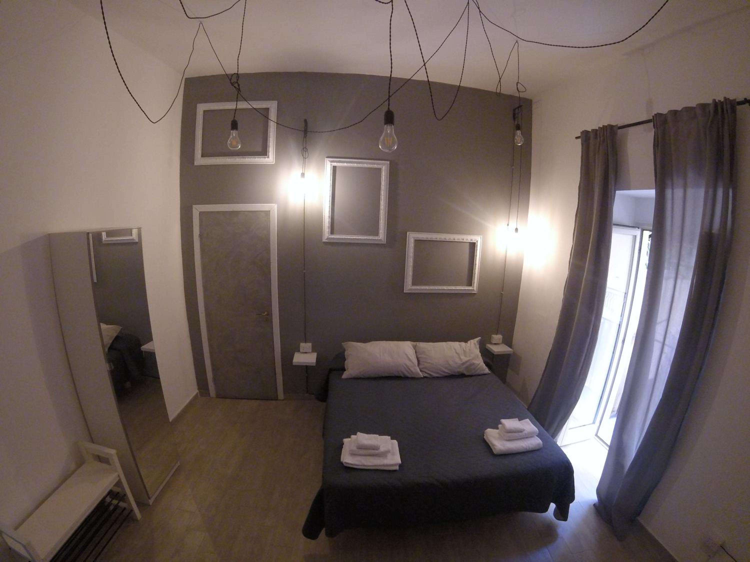 Double Room - Photo 5