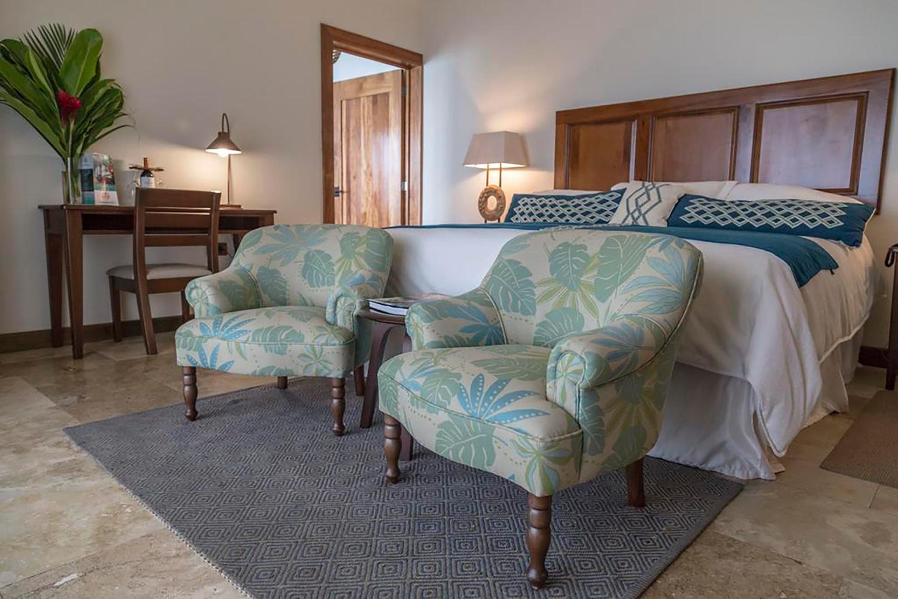 Lake View Jr Suite King - Photo 13