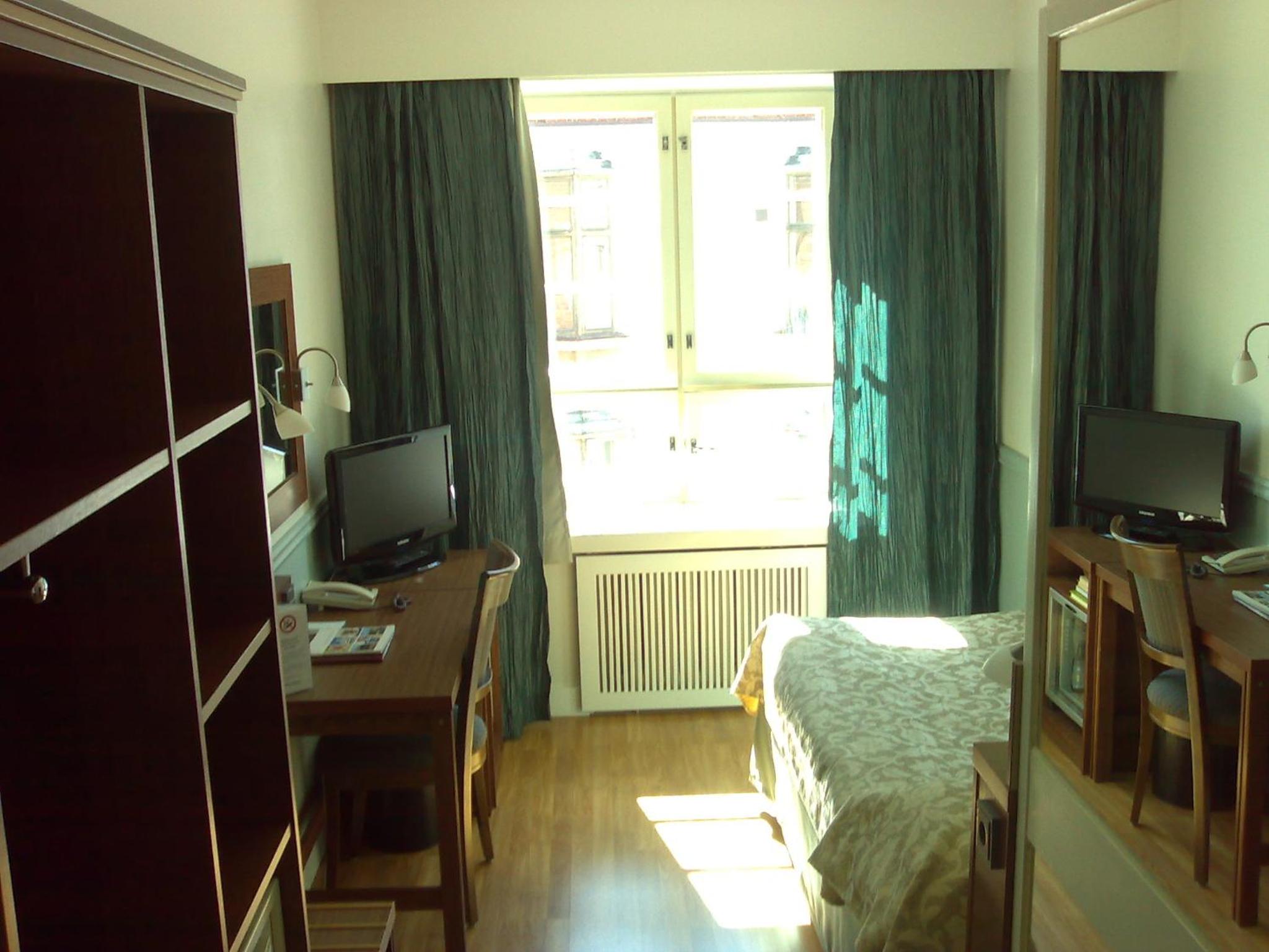 Standard Single Room thumbnail 5