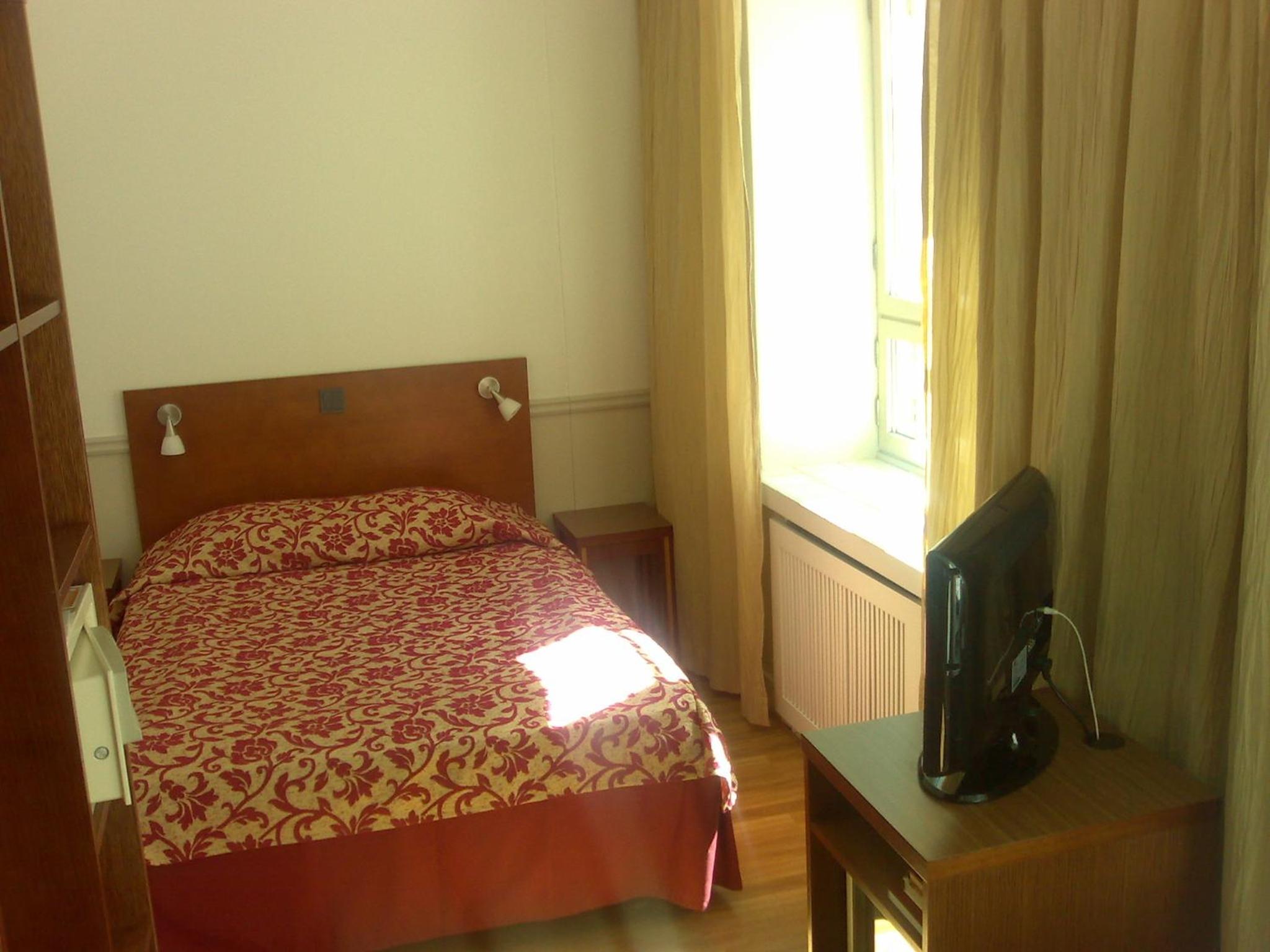 Superior Single Room thumbnail 5