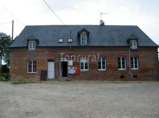 Five-Bedroom House photo 1