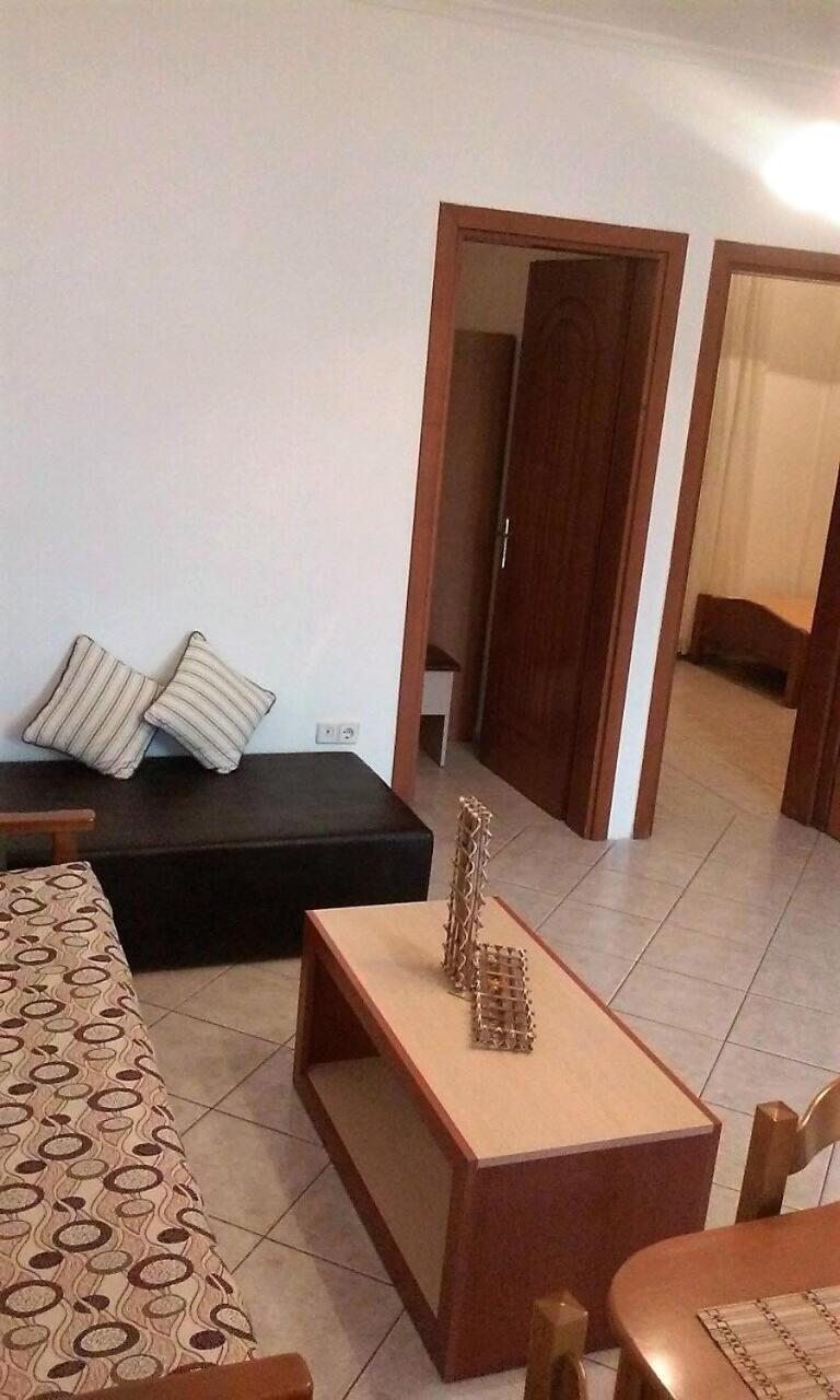 Apartment with Mountain View