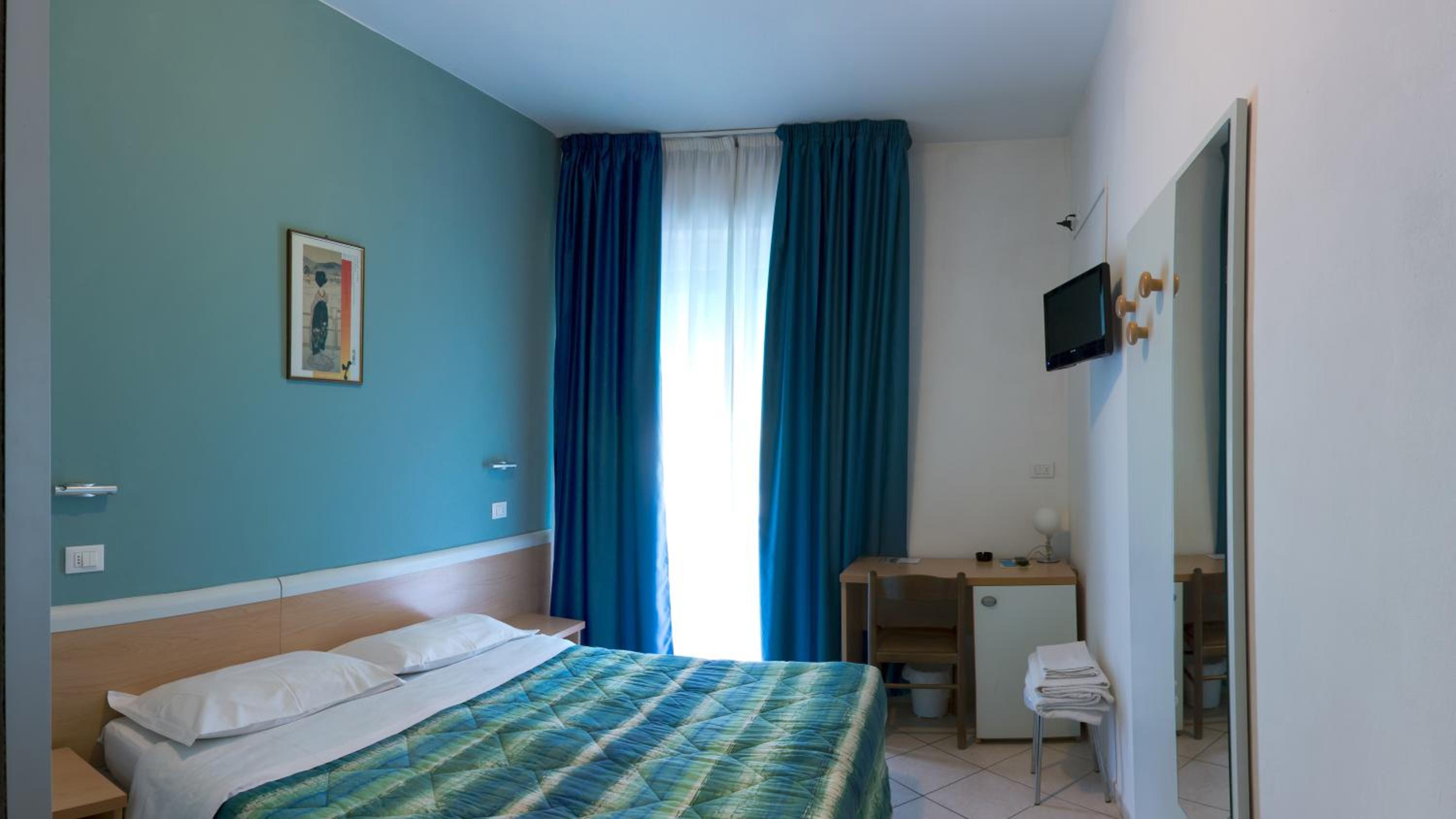 Single Room - Photo 2