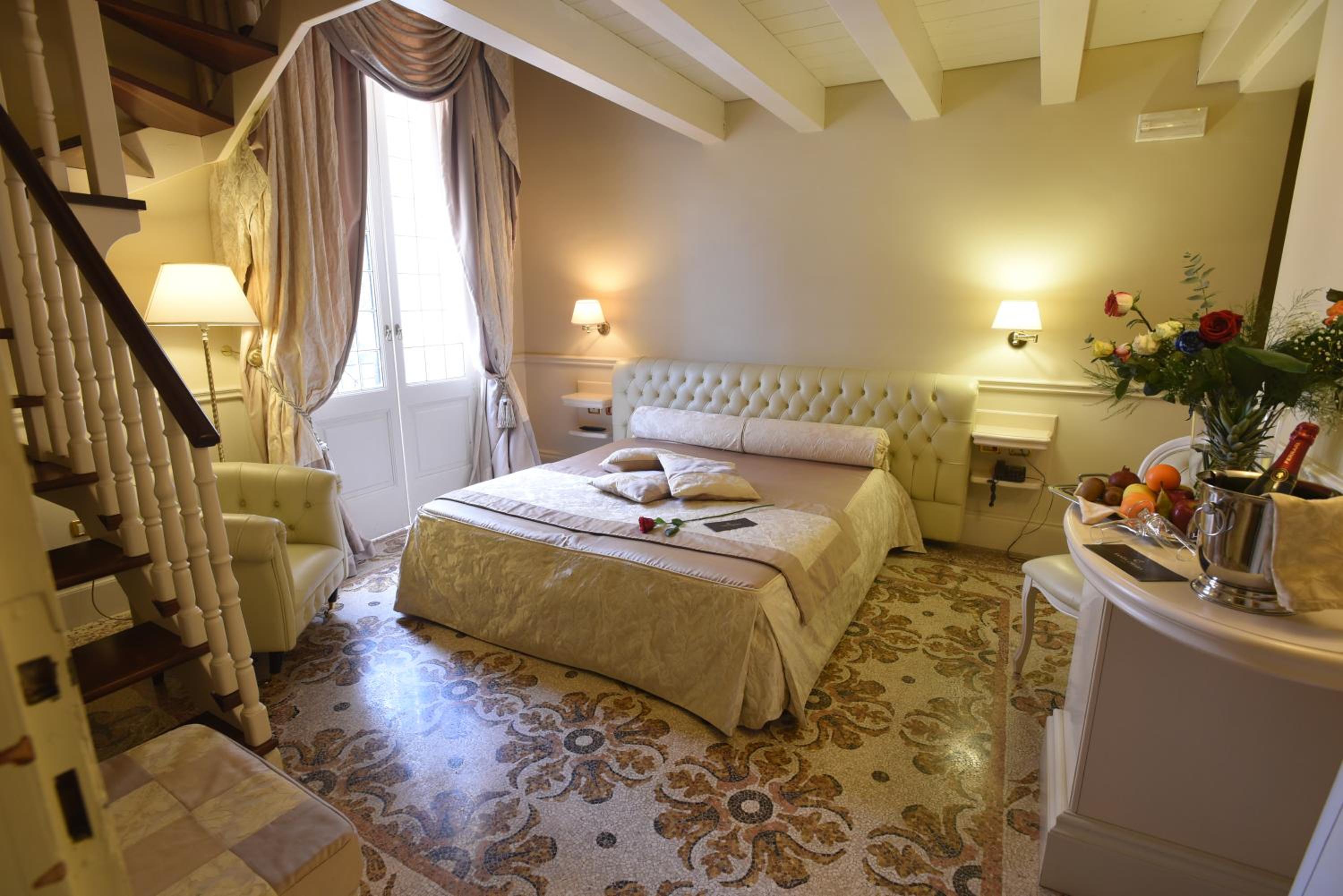 Quadruple Room - Split Level photo 2