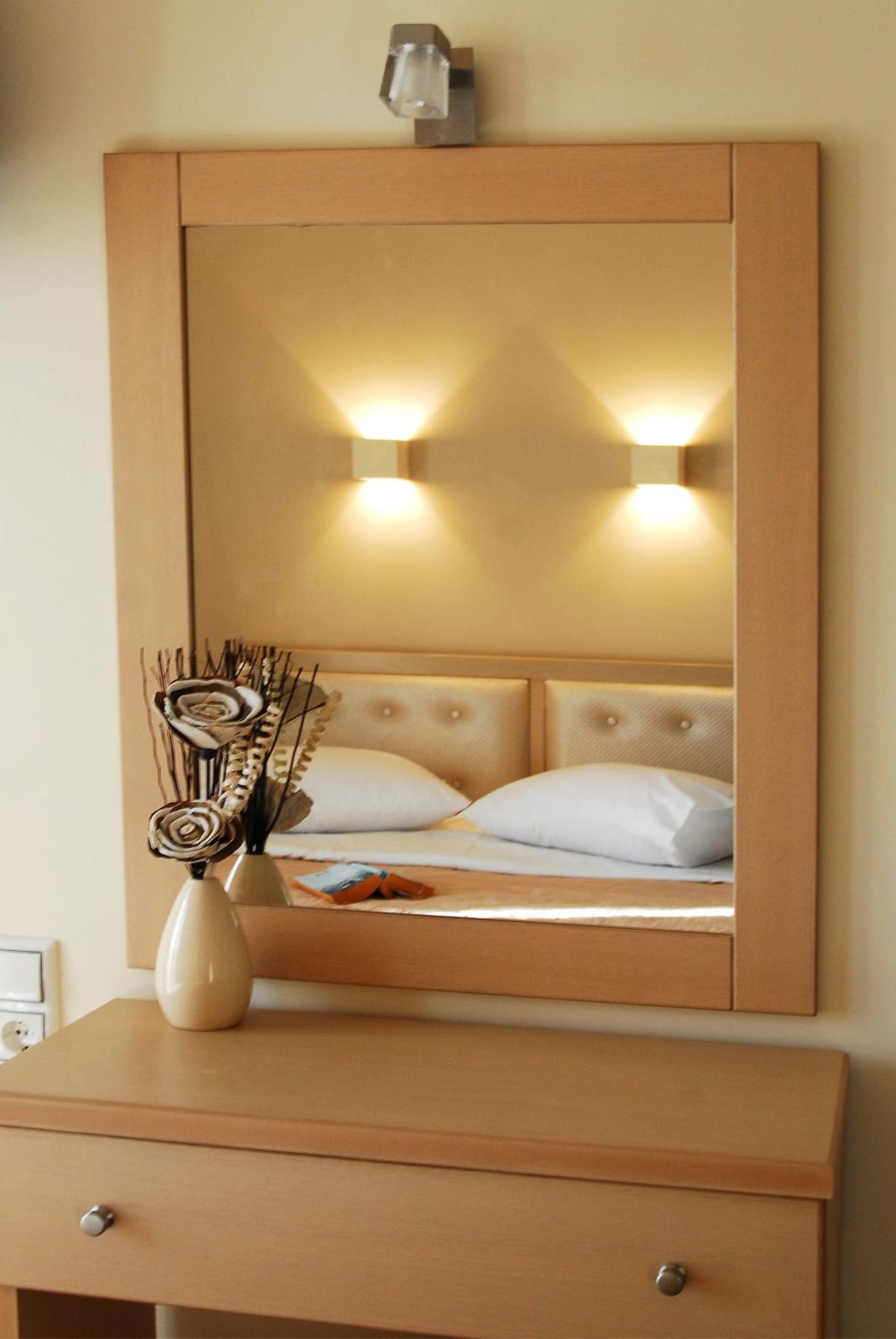 One-Bedroom Apartment with Balcony