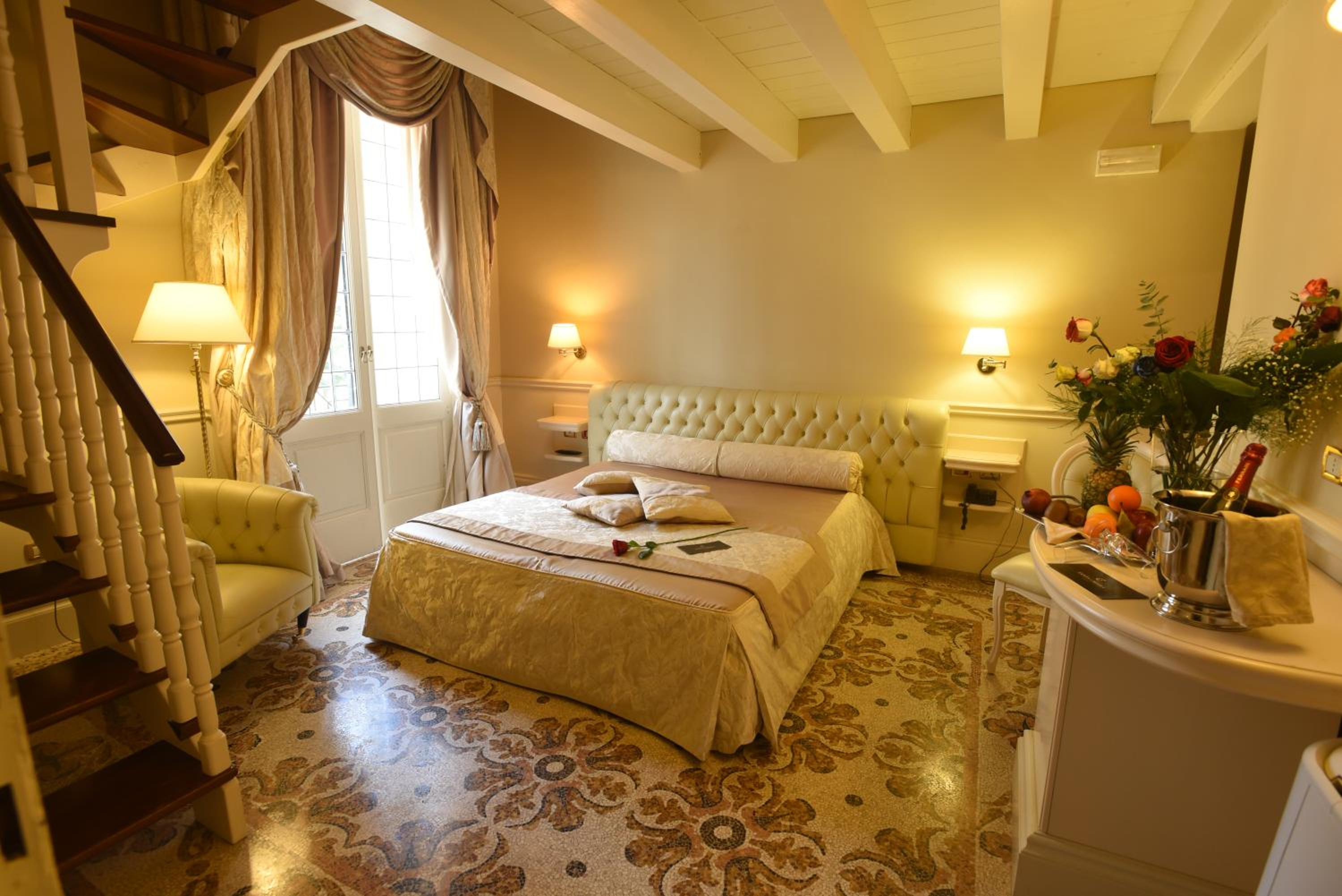Quadruple Room - Split Level photo 3