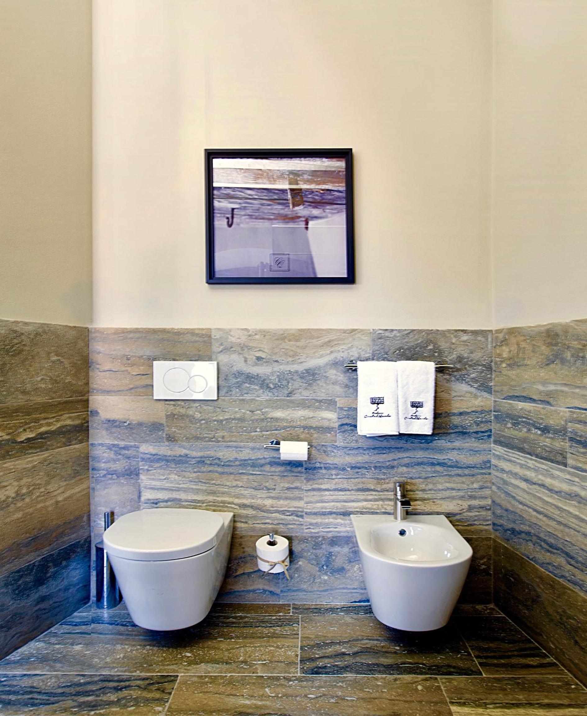 Standard King Room photo 2