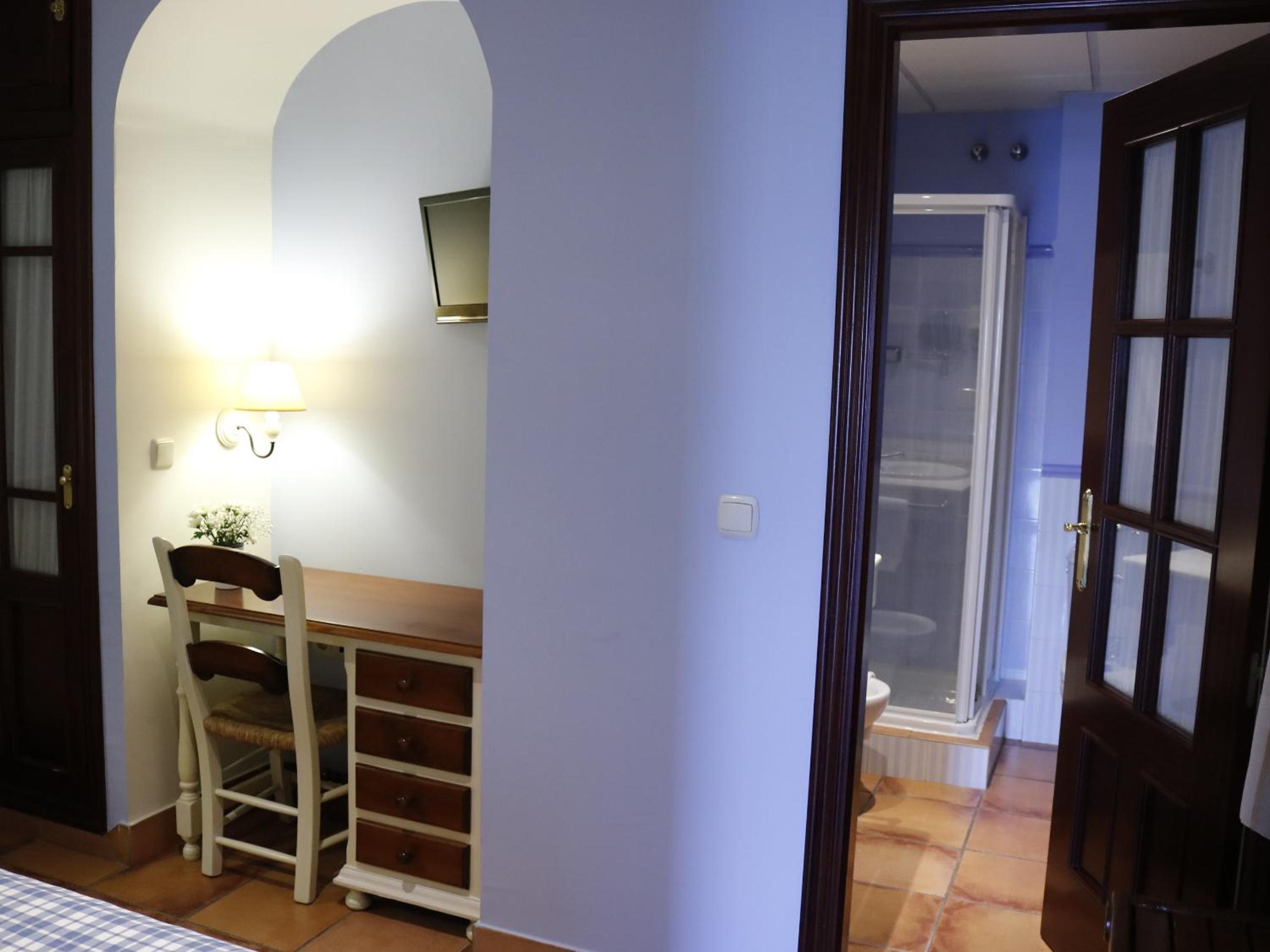 Single Room photo 3