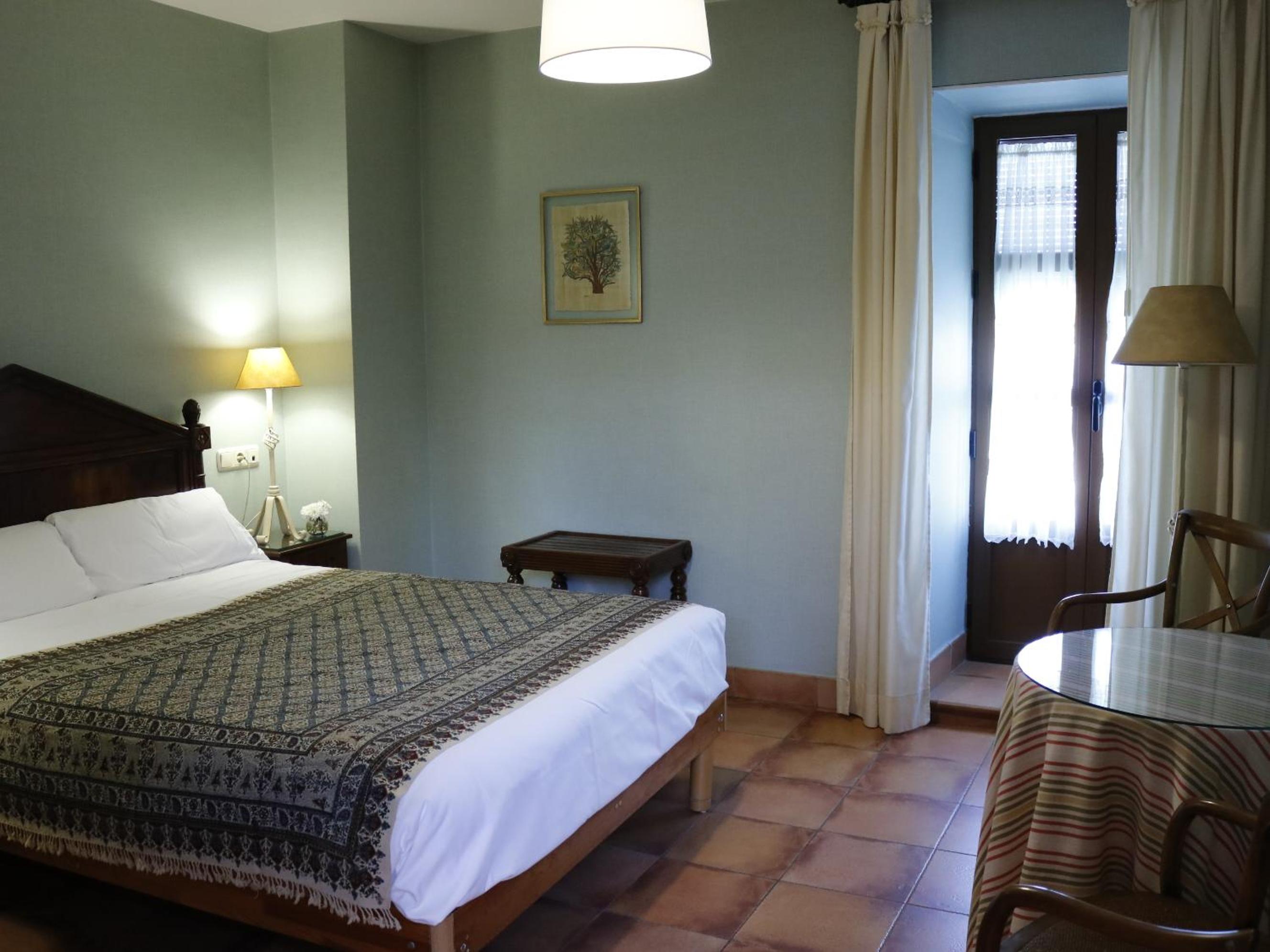 Double or Twin Room - Photo 1