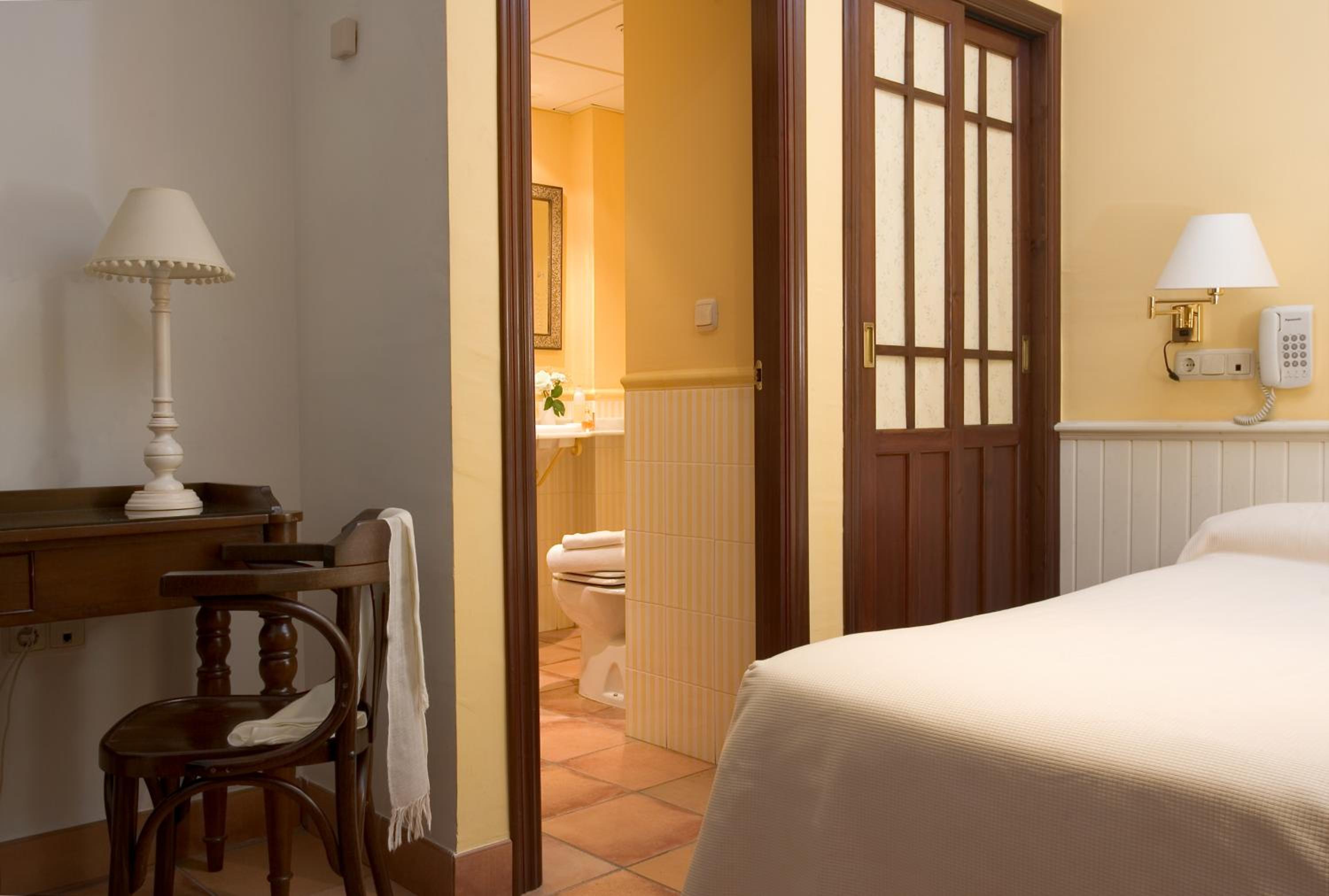 Single Room photo 2