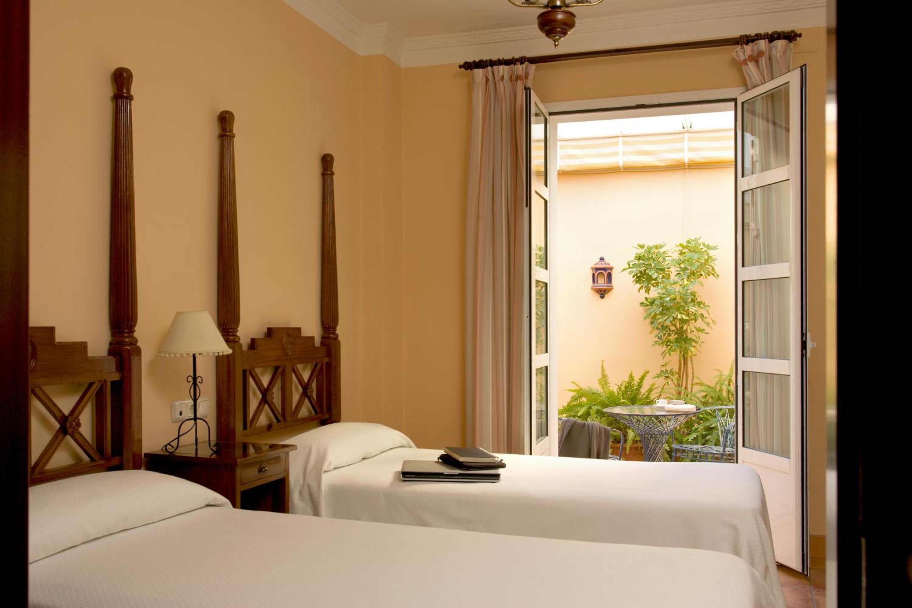 Double or Twin Room - Photo 3