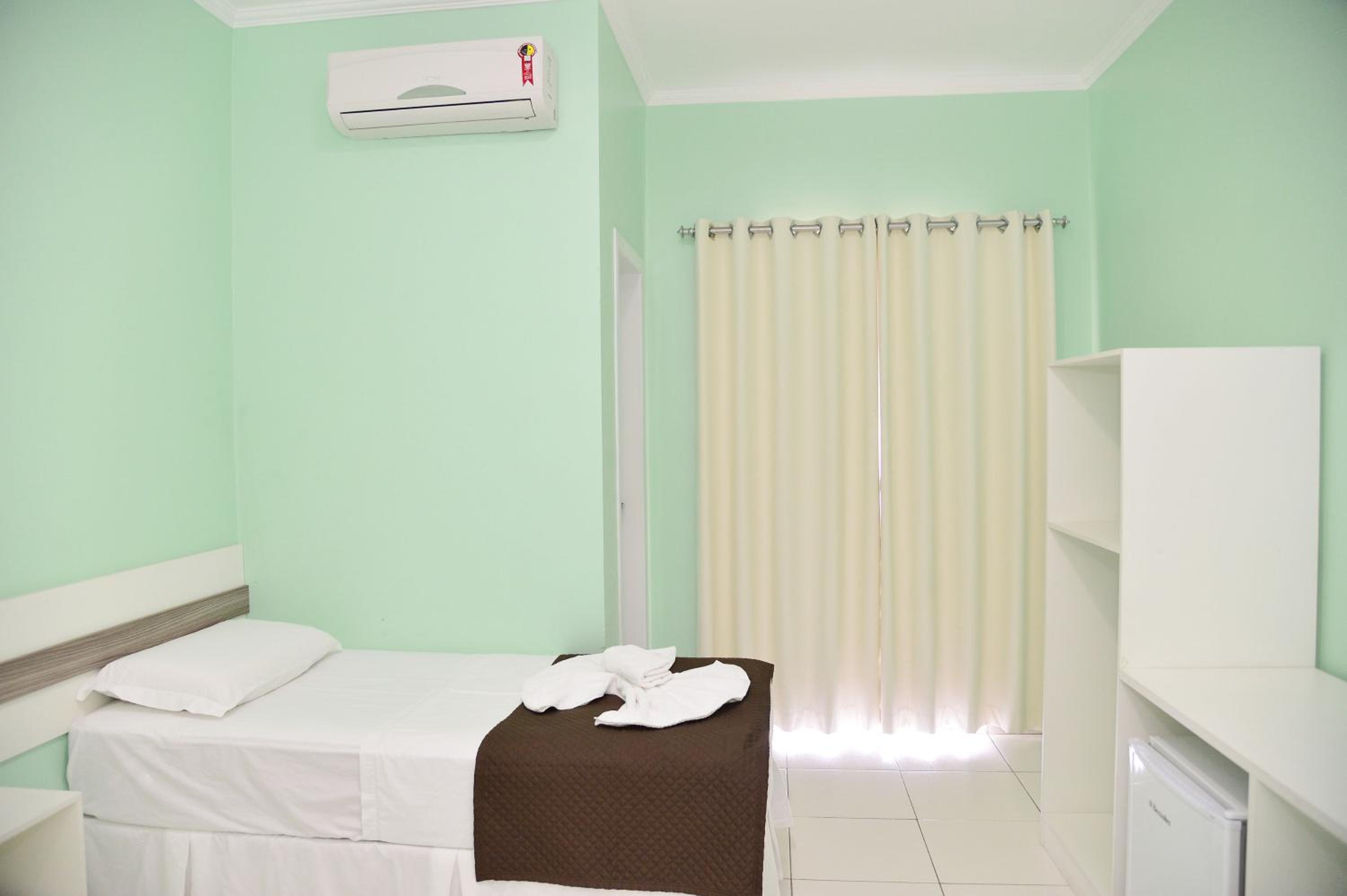 Standard Twin Room photo 2