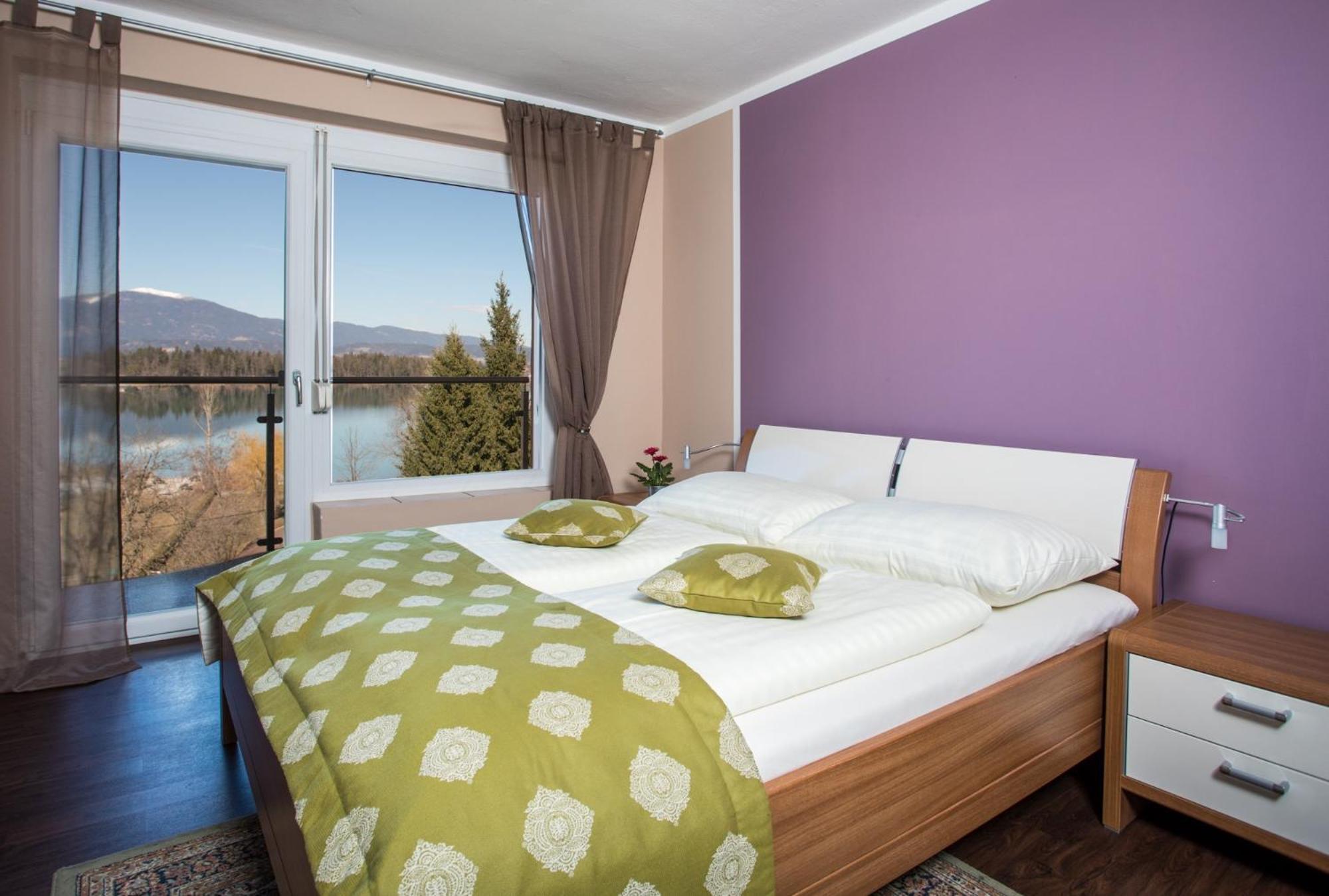 Double Room with Balcony and Lake View photo 1