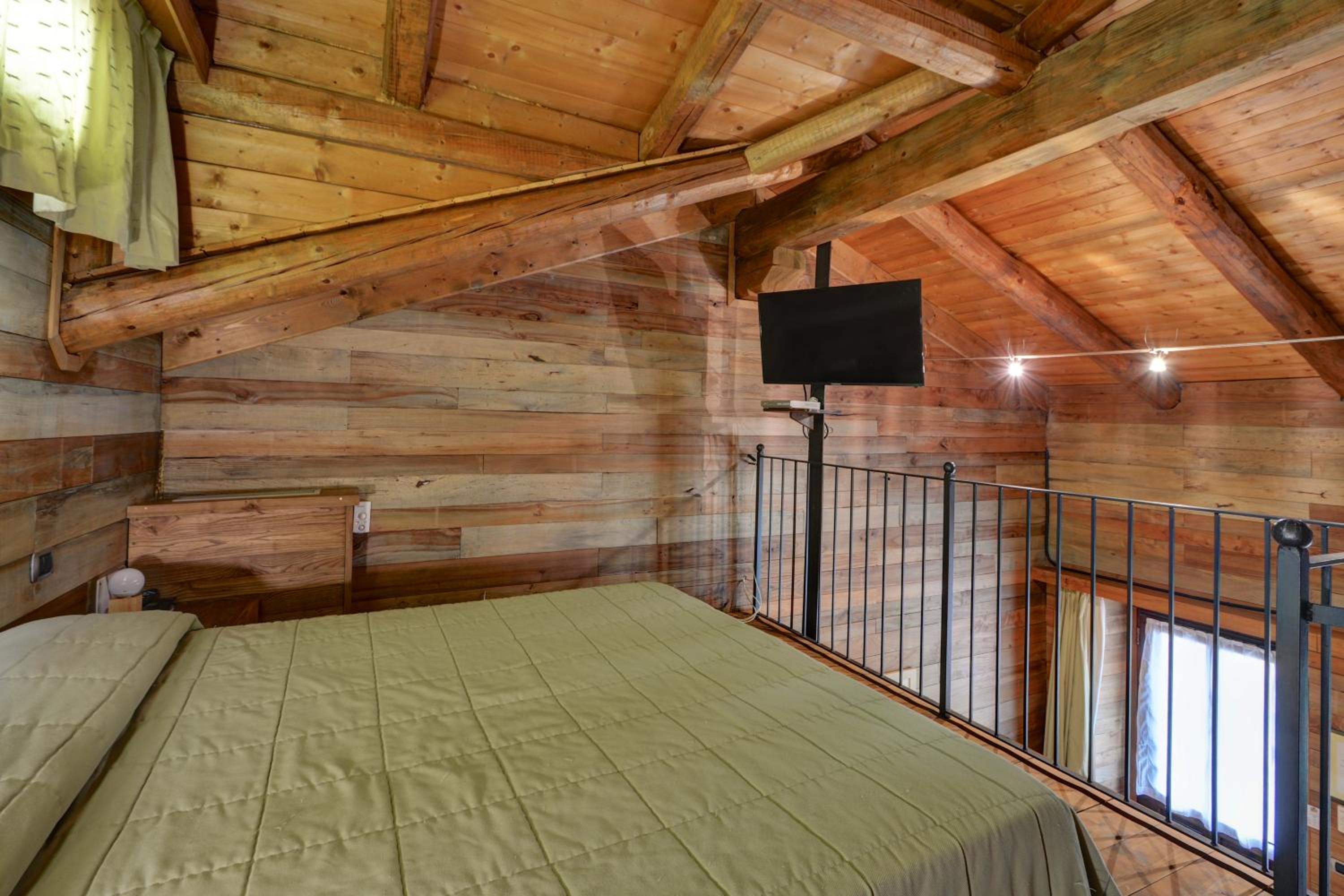 Studio - Split Level - Photo 12