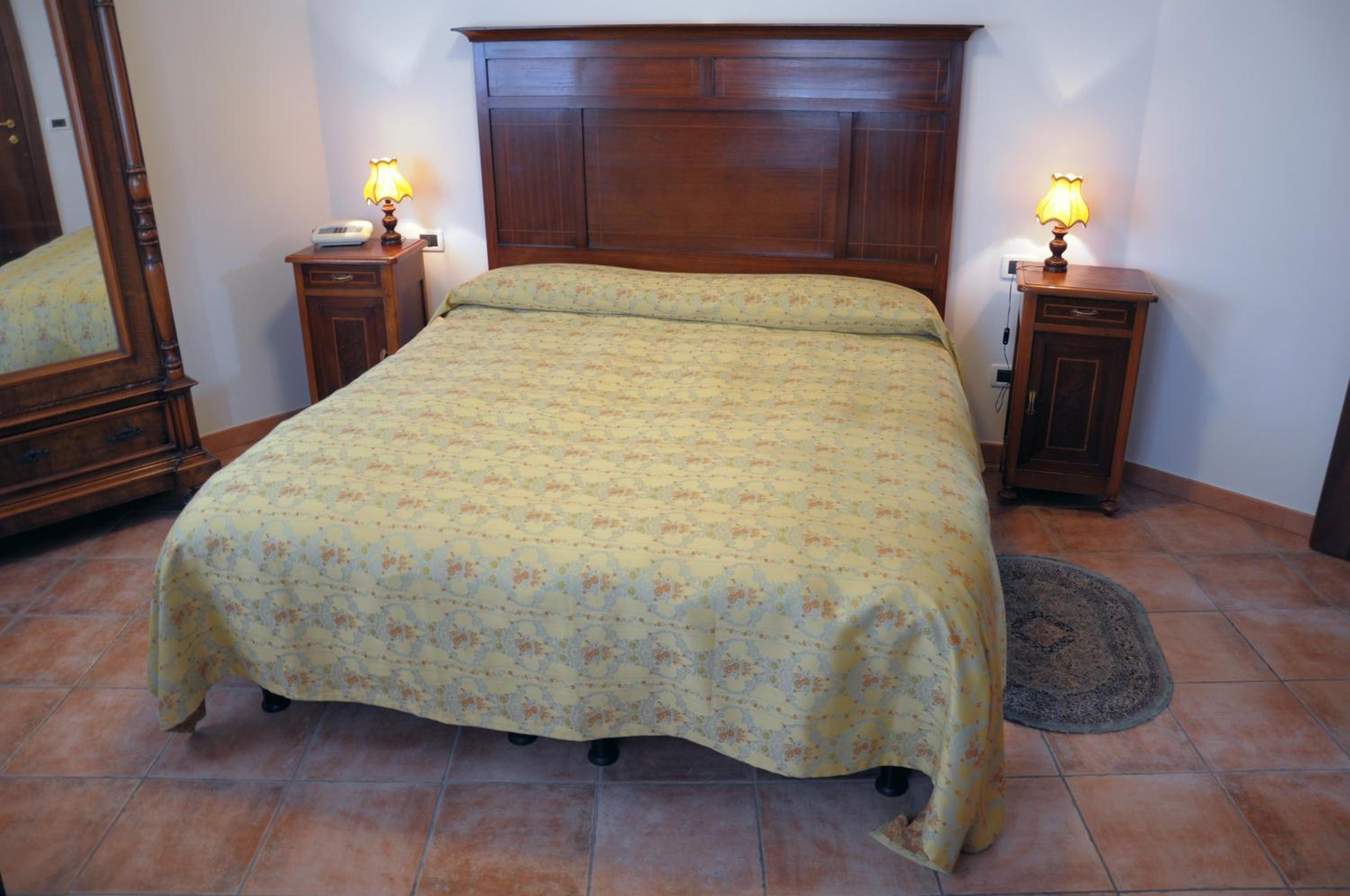 Economy Double or Twin Room photo 3