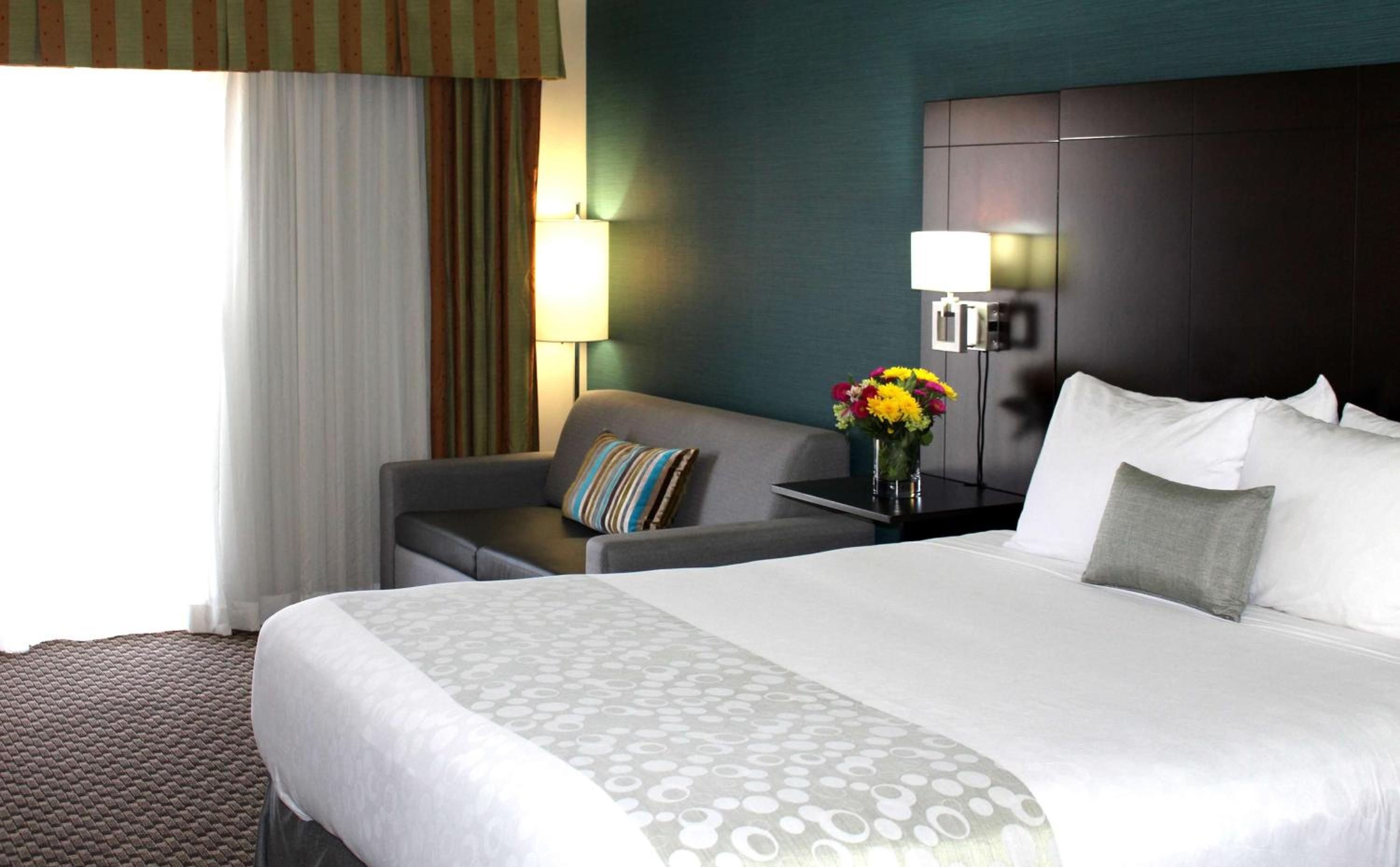 King Room with Sofa Bed - Non-Smoking - Photo 1