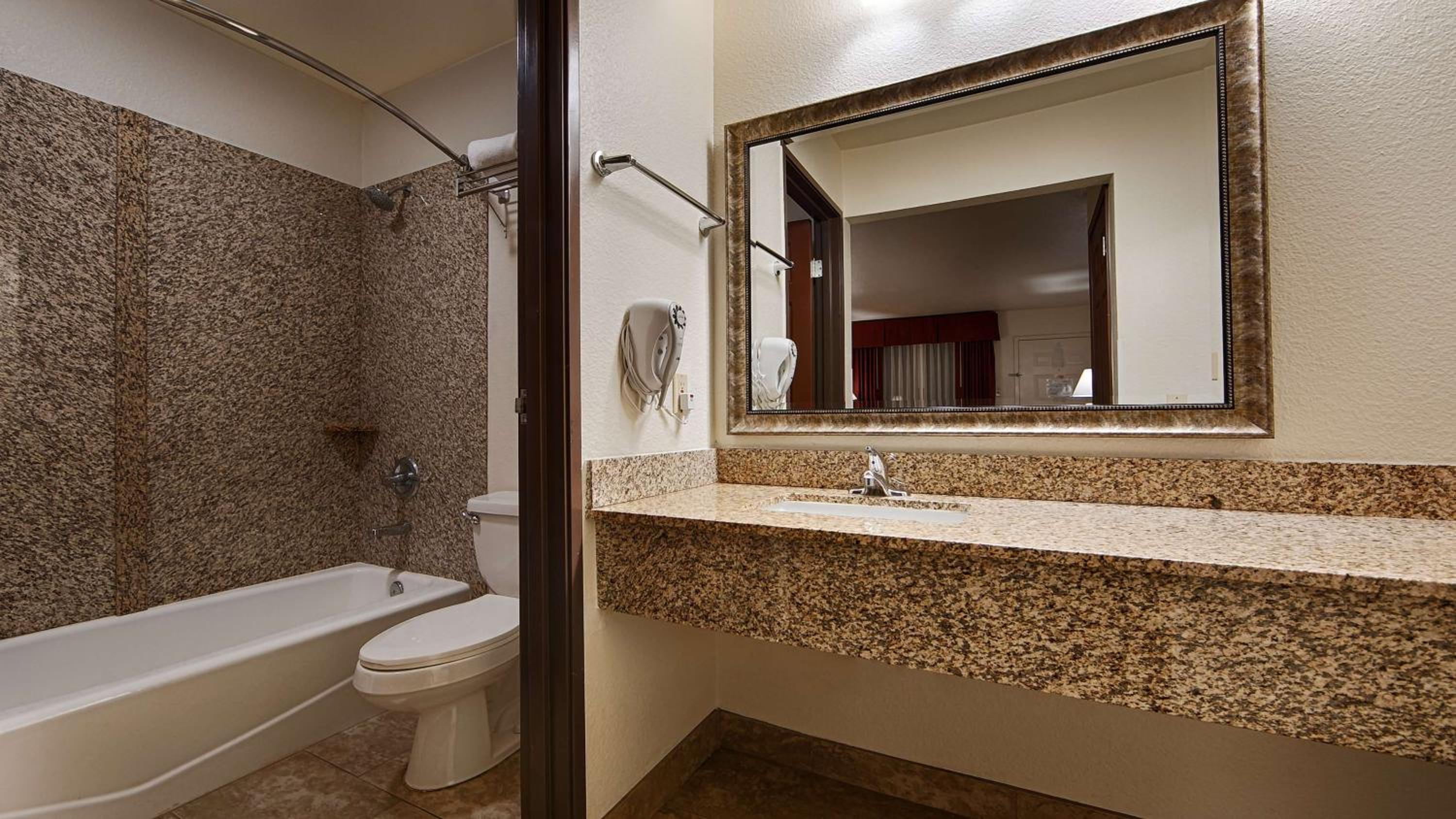 King Room - Non-Smoking - Photo 4