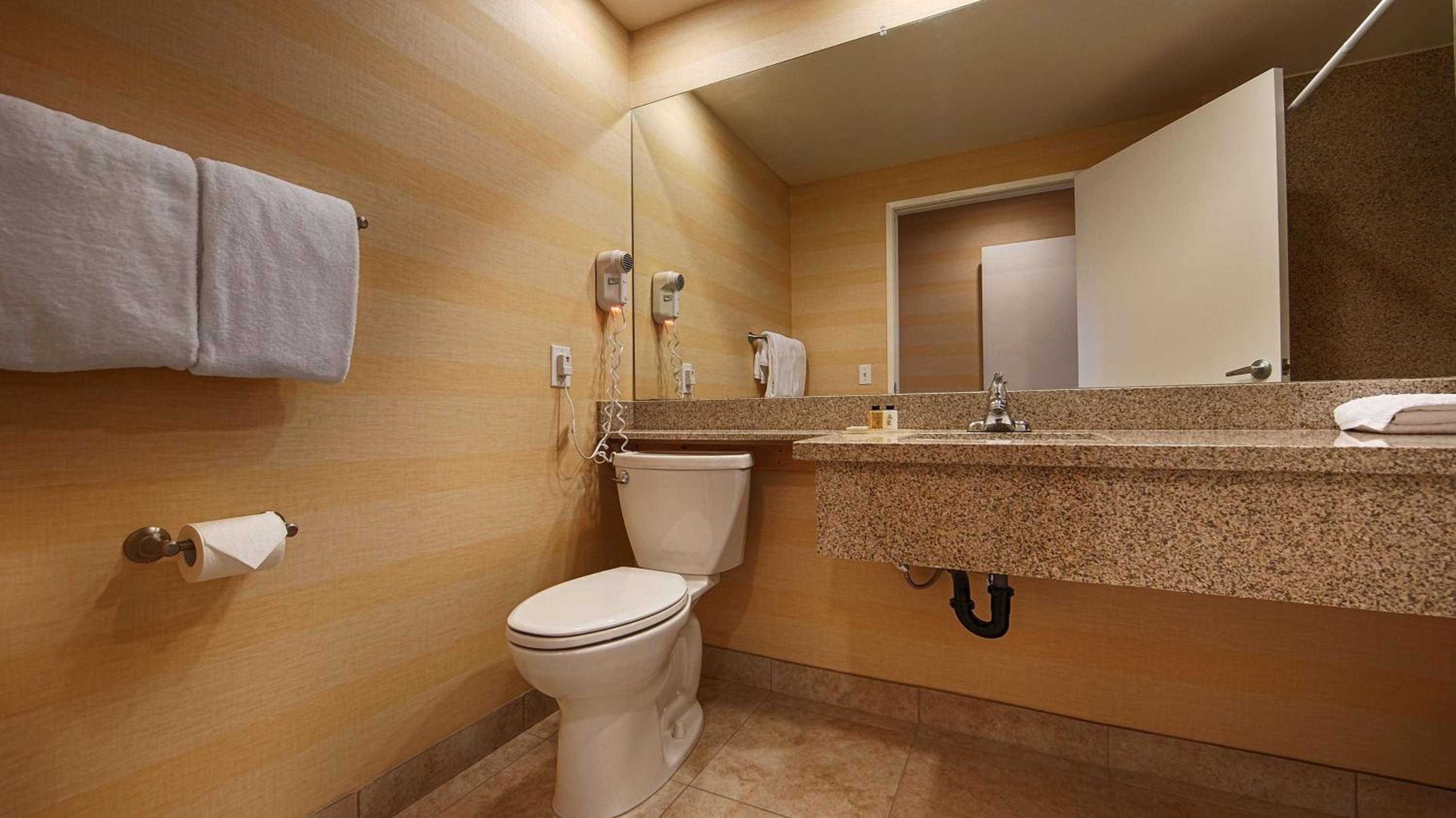 Deluxe King Room - Photo 5