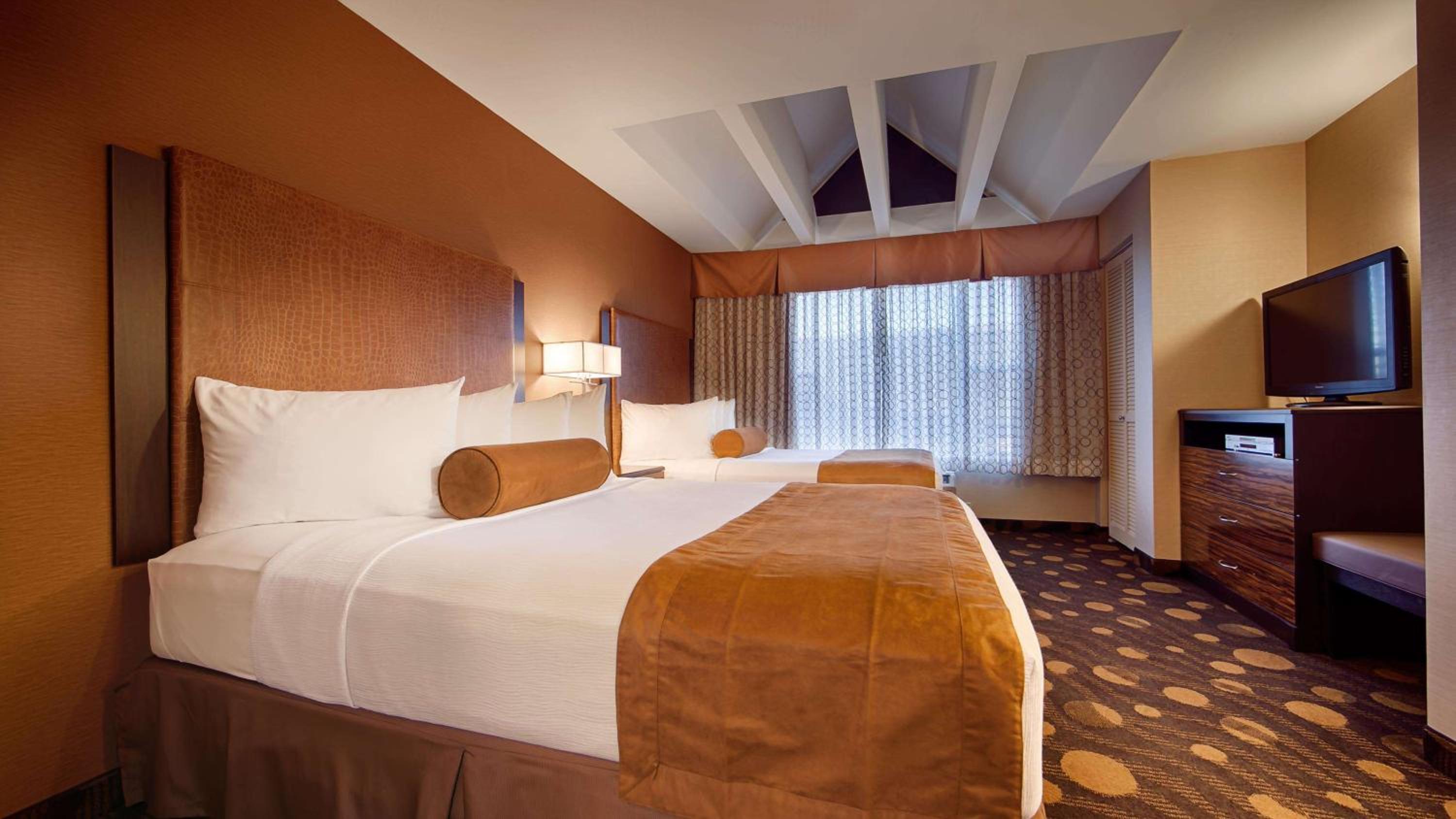 Suite with Two Queen Beds - Non-Smoking - Photo 1
