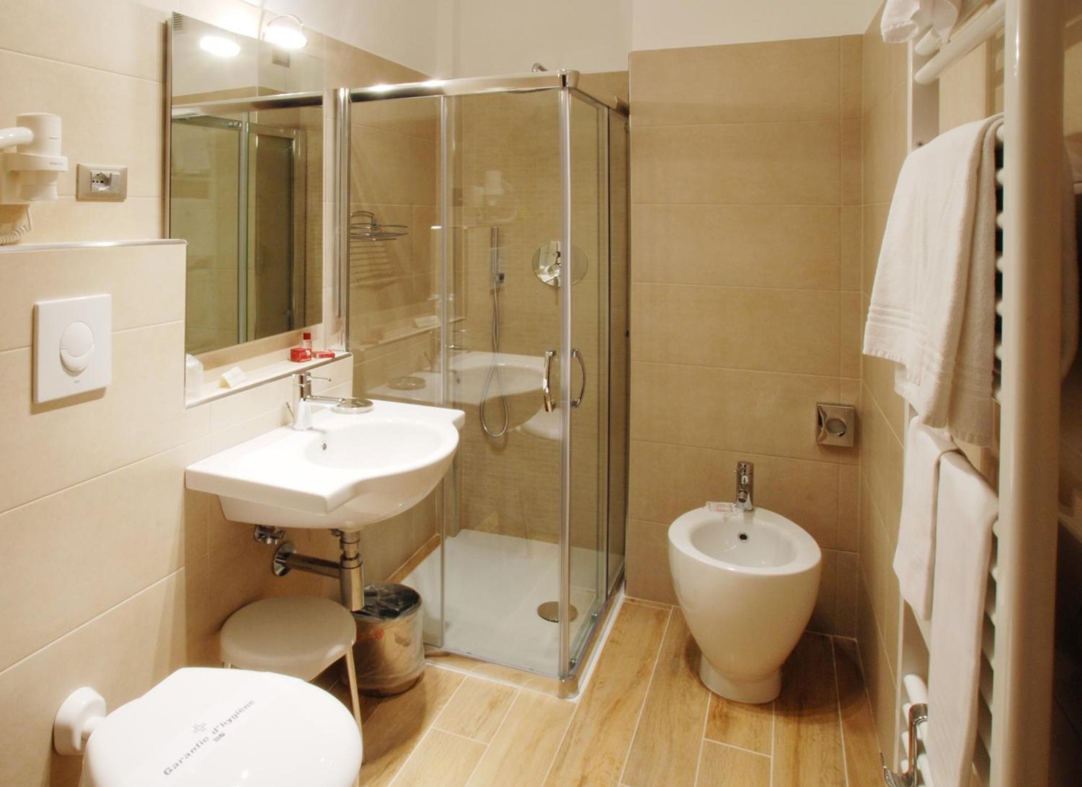 Double or Twin Room - Photo 2