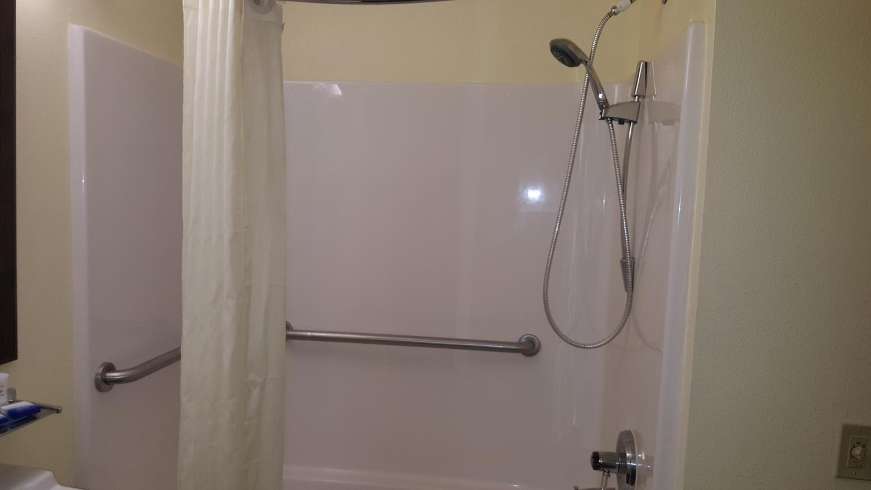 Queen Room - Disability Access/Bath Tub