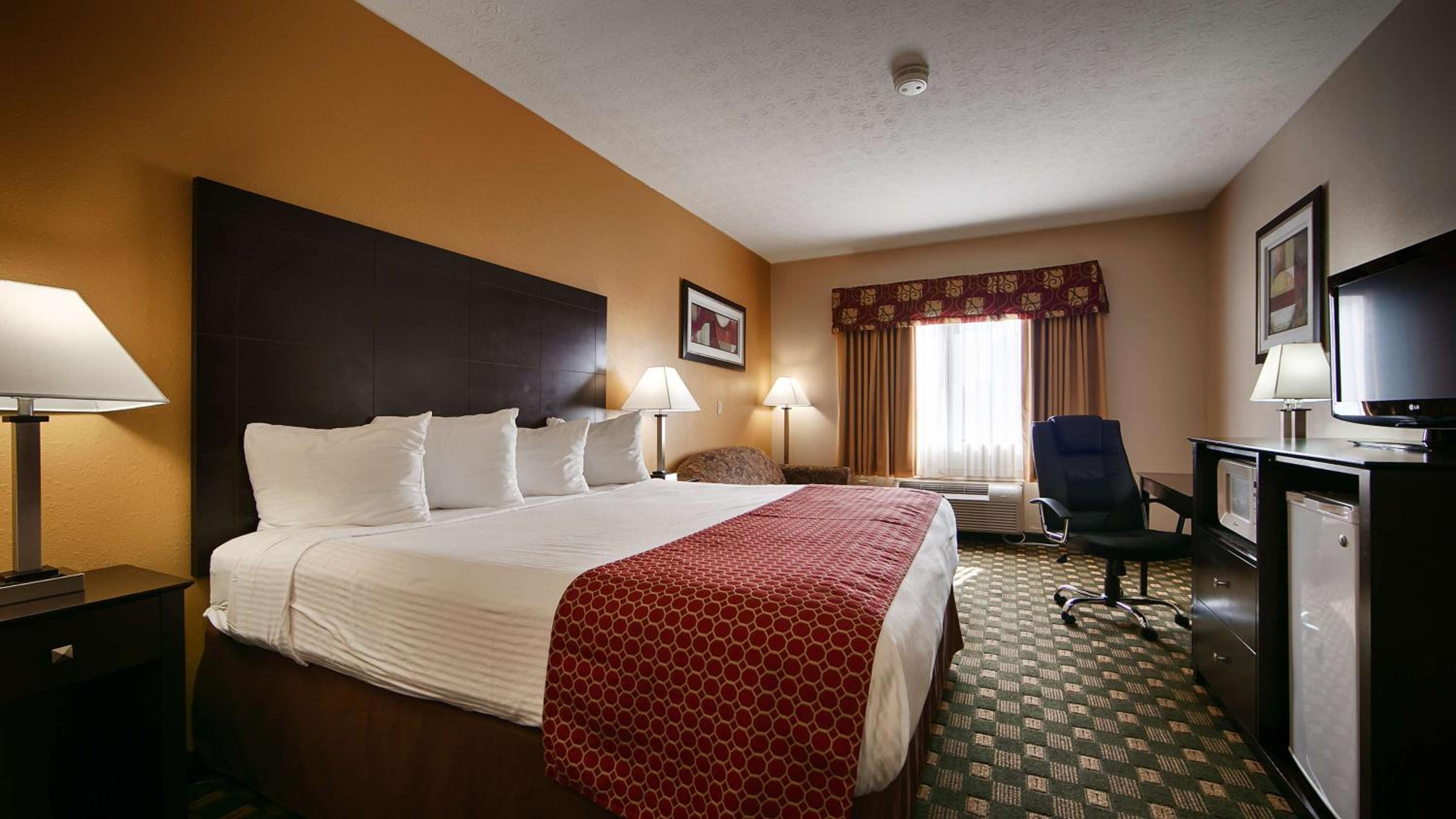 King Room - Non-Smoking - Photo 2