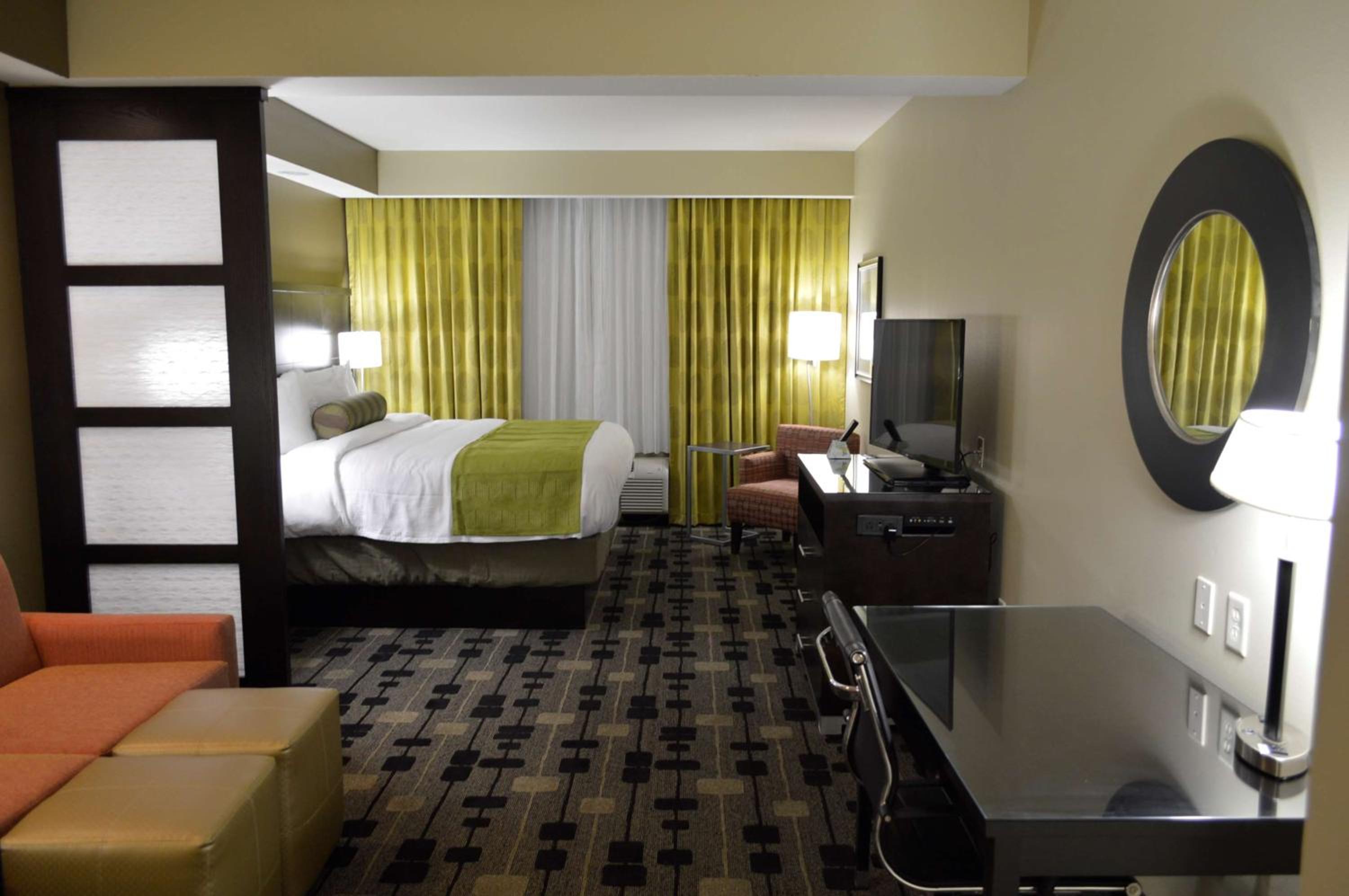 King Suite with Sofa Bed - Non Smoking