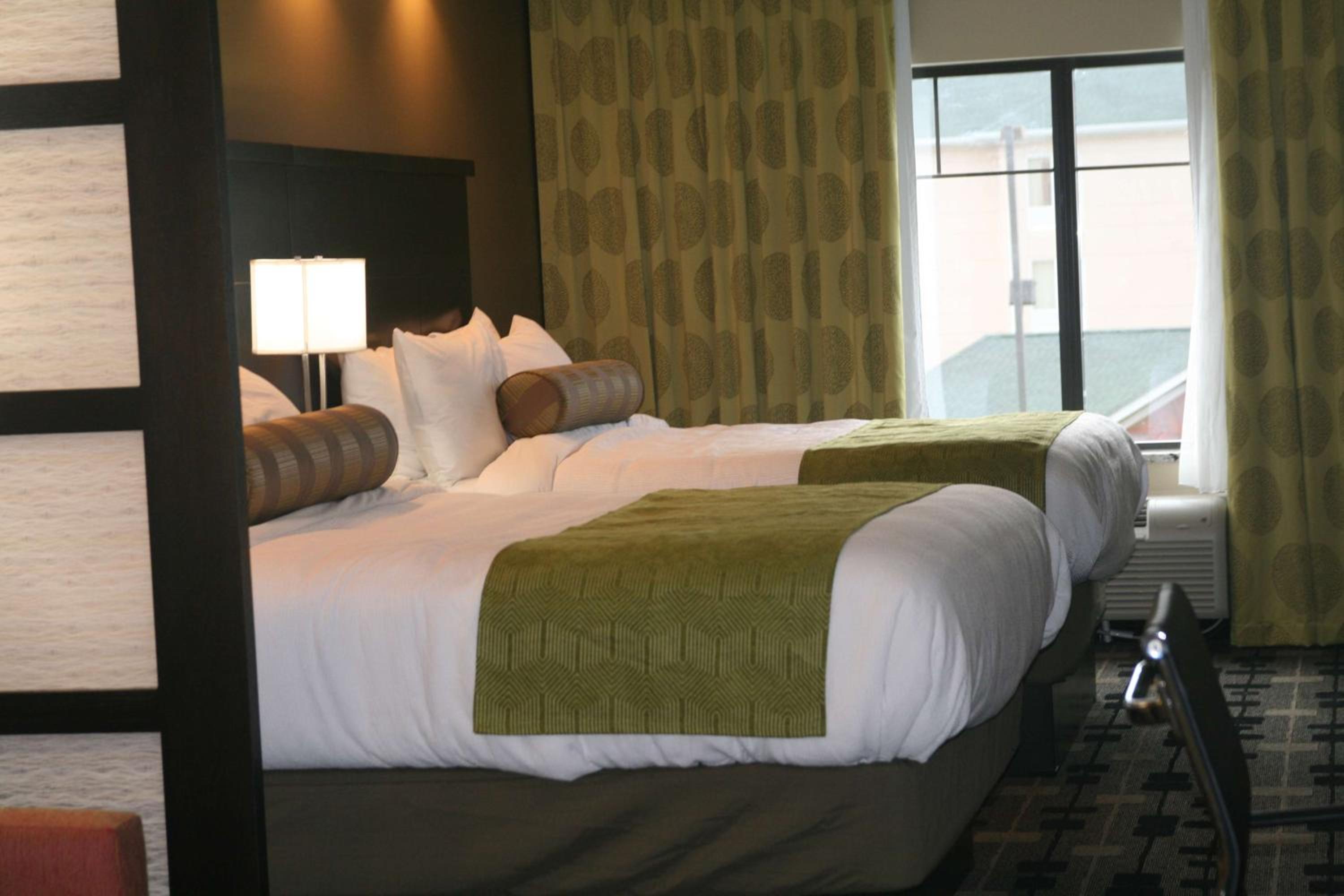 Queen Room with Two Queen Beds - Non-Smoking