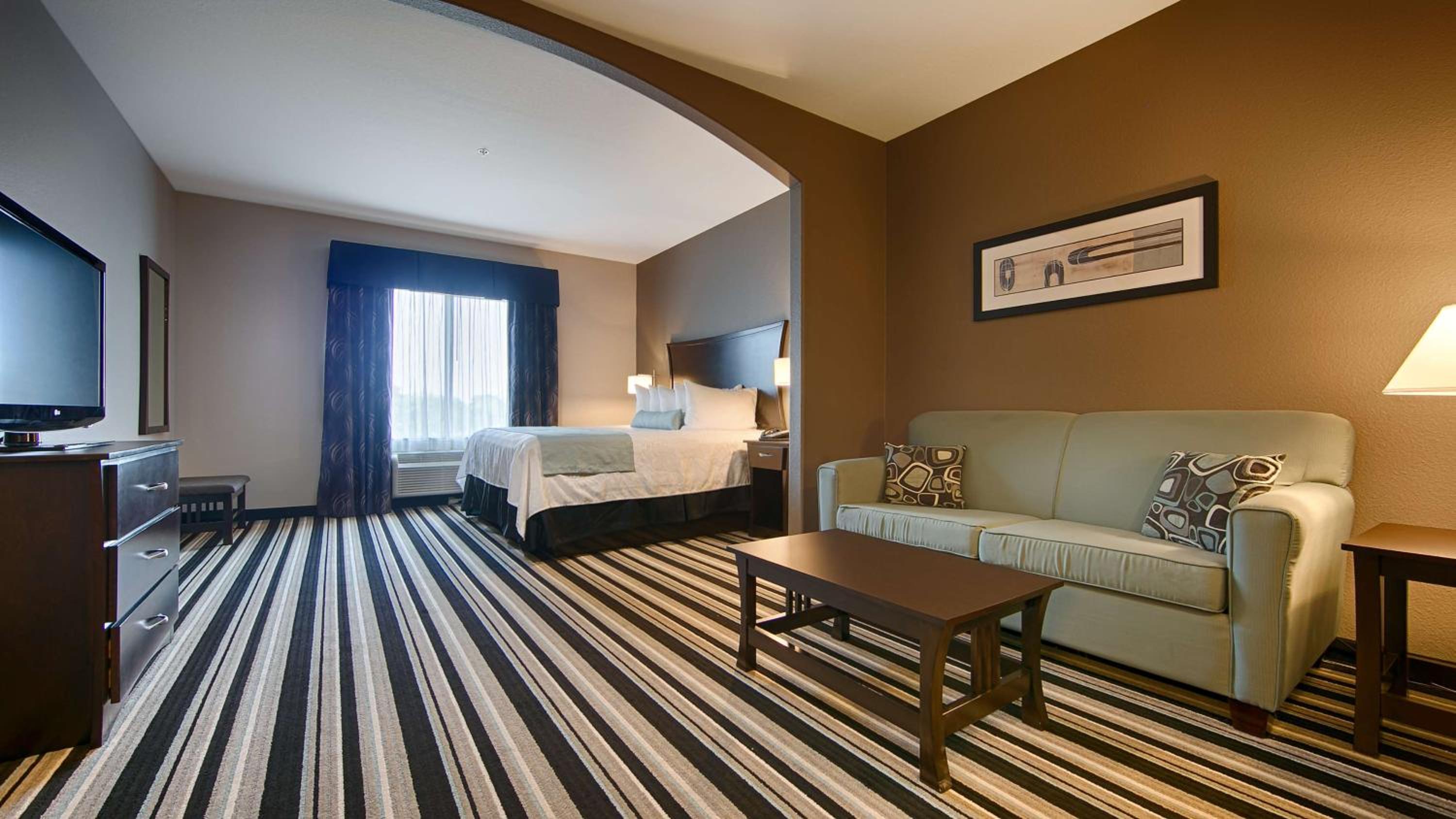 King Suite with Sofa Bed - Non-Smoking